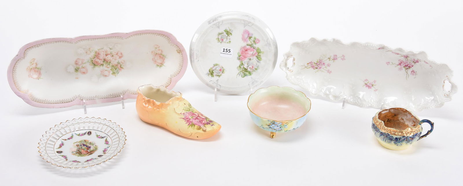 (7) Misc. porcelain items (1 of 2)