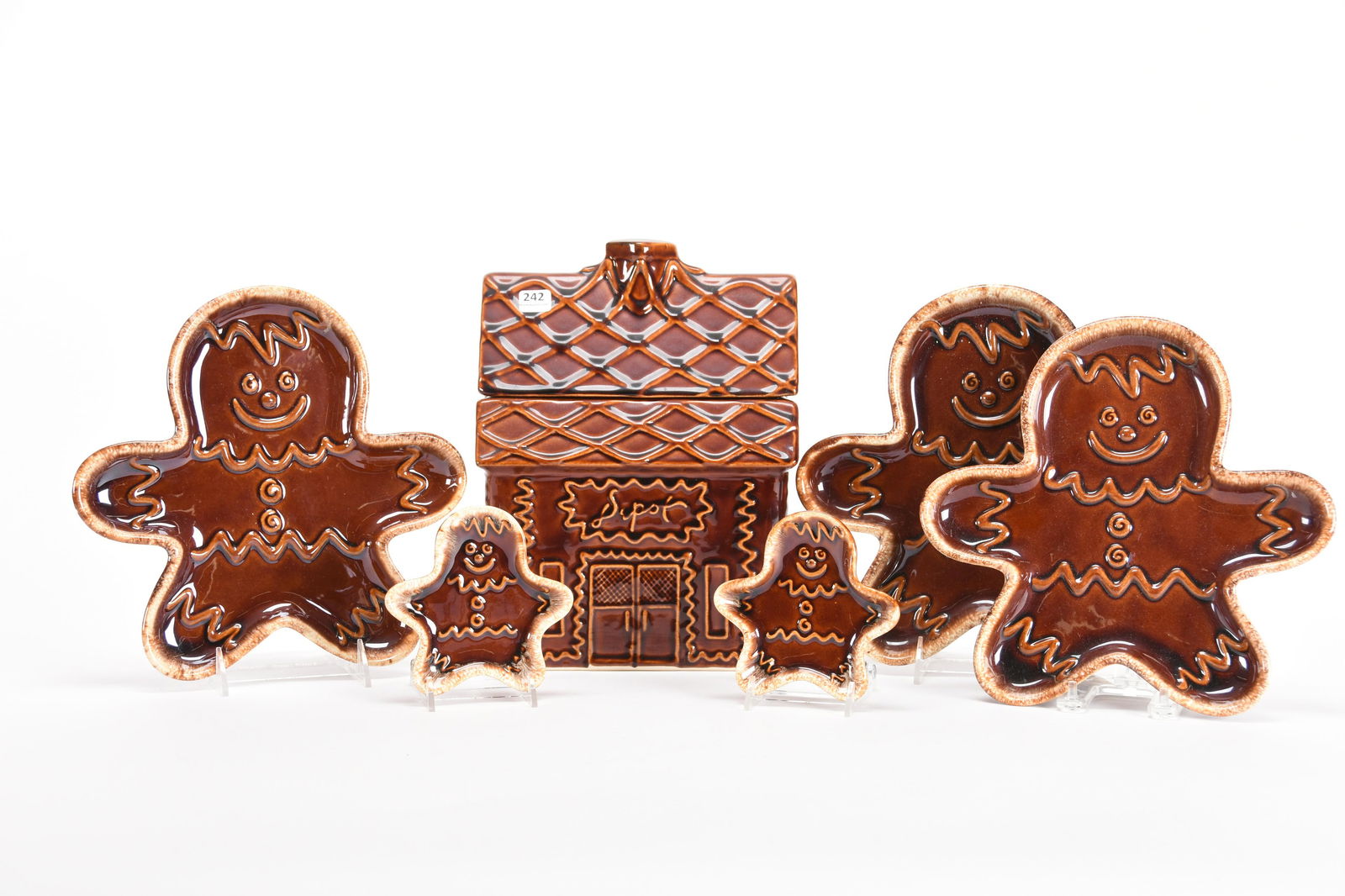 (6) Hull pottery oven proof gingerbread Cookie items (1 of 3)