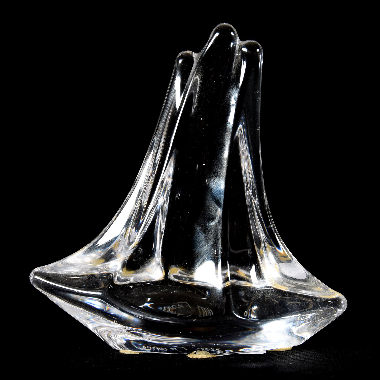 Sailboat Clear Crystal Figure Signed Daum France: Sailboat Clear Crystal Figure Signed Daum France, 4.5" x 4", from the estate of Ronald W. Prielipp PHD, Salina, KS. Ron was a professor of mathematics at Bethany College, Lindsborg, KS. Ron and his wi