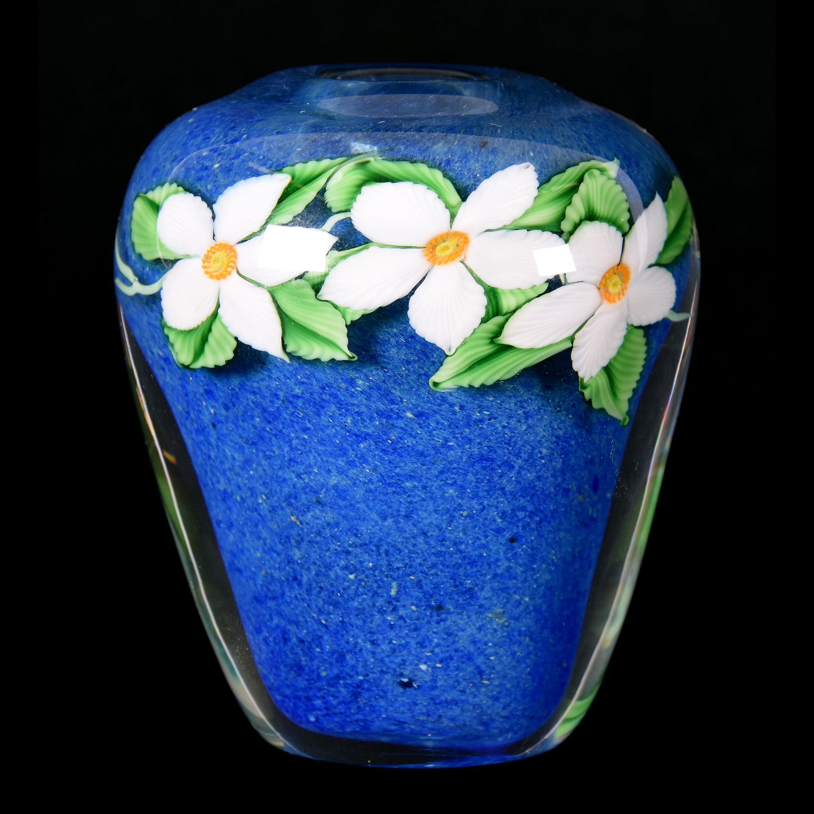 Contemporary Art Glass Paperweight Vase: Contemporary Art Glass Paperweight Vase, 3.5" x 3", Orient & Flume, Dated 1982, Artist Signed "Matt Quinn", Blue Interior with Three White Floral Blossoms, from the estate of Ronald W. Prielipp PHD, S