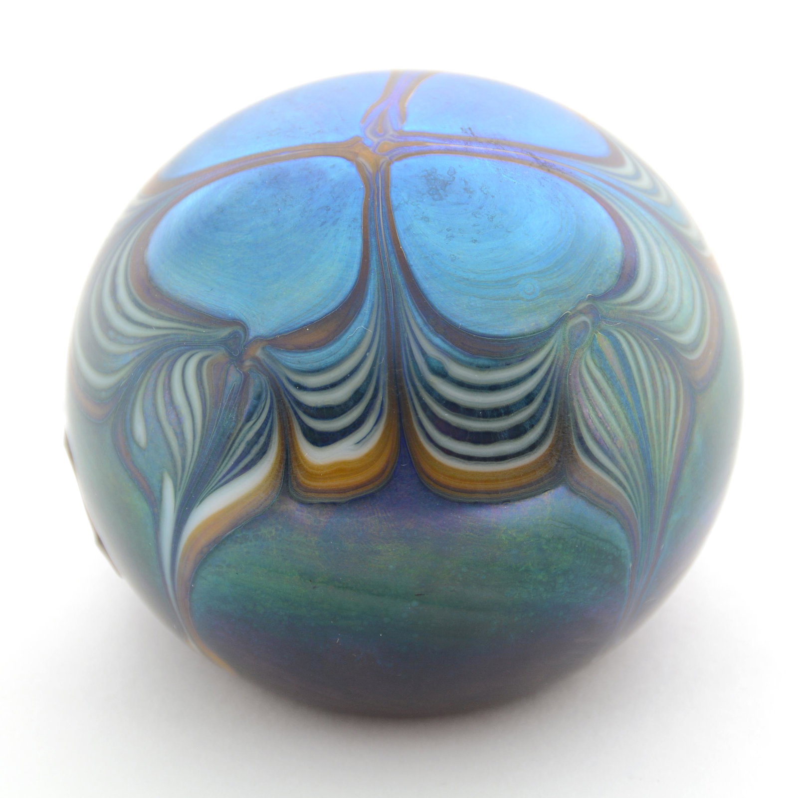 Paperweight Signed Northern Star 1975, #B95: Paperweight Signed Northern Star 1975, #B95, 3" Diameter, Artist Signed "S" (Stephen Smyers) , Iridescent Blue Four-Leaf Clover Design, Estate of Virginia Dillard