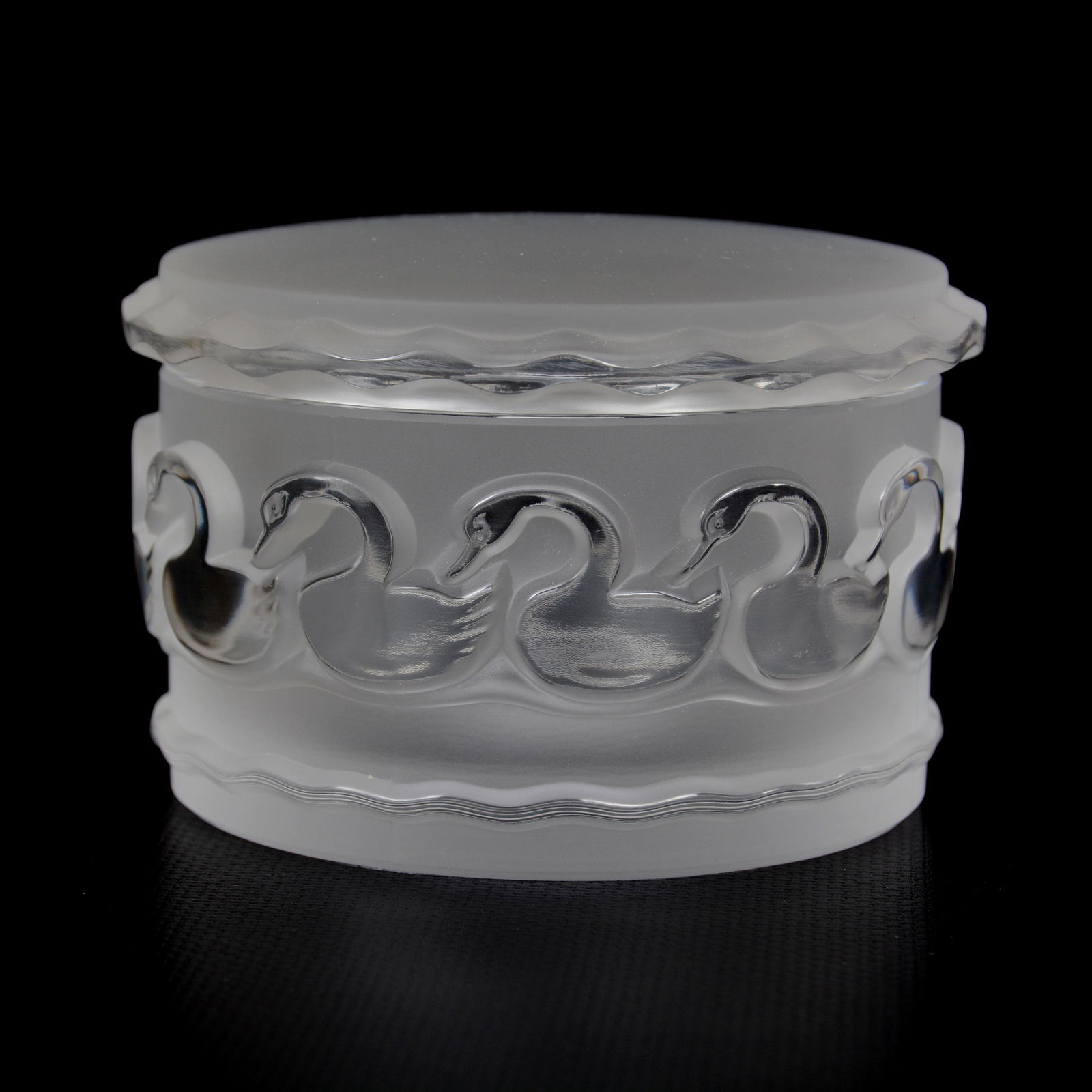 Covered Box, Signed Lalique France, Canards (Swans) (1 of 4)