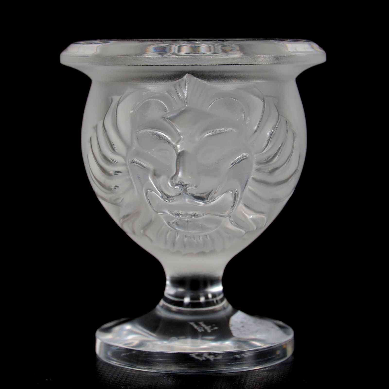 Cigarette Holder Signed Lalique France, Lion (1 of 3)