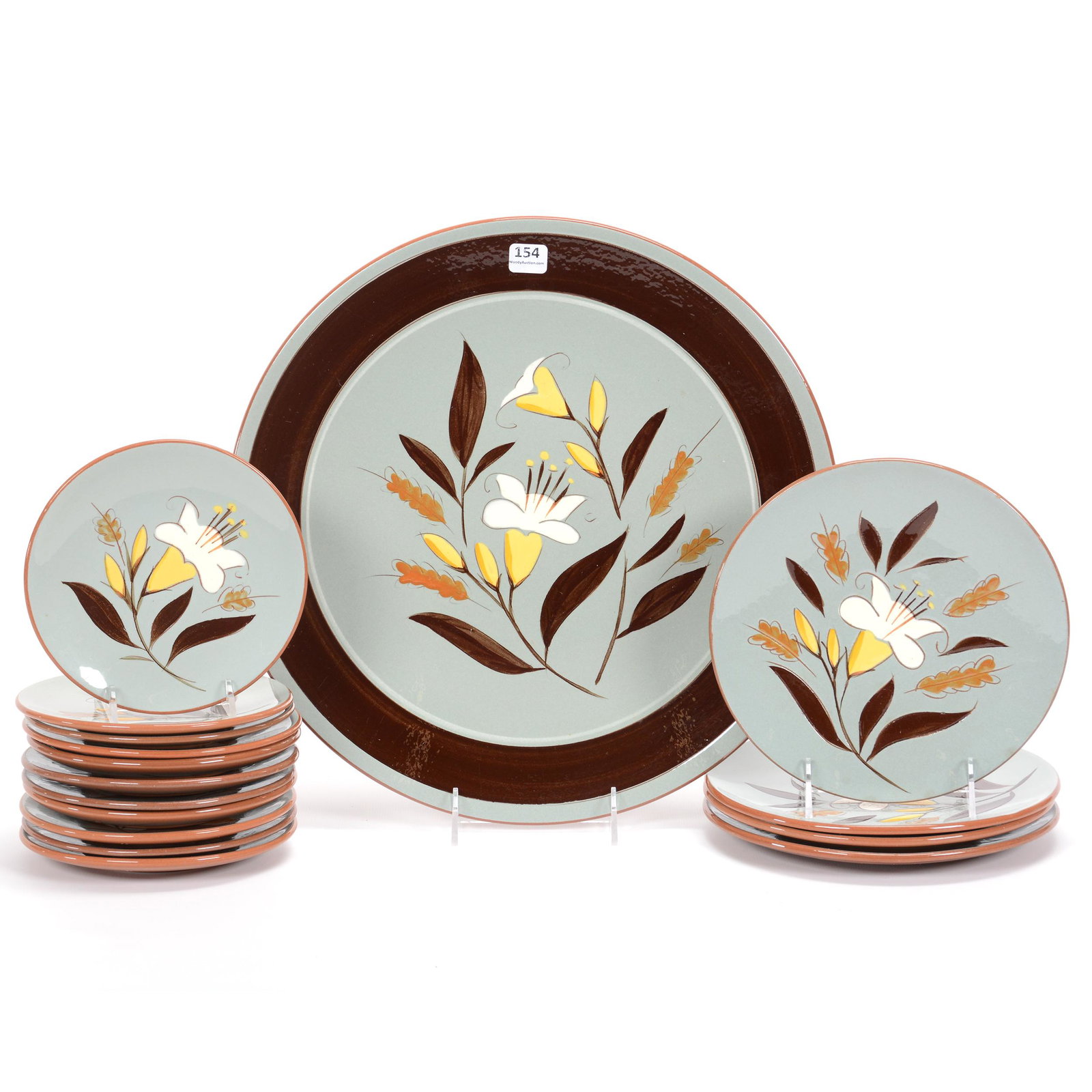 (16) Stangl Pottery Plates, Golden Harvest: (16) Stangl Pottery Plates, Golden Harvest, (1) 14.25", (4) 8.25", (11) 6.25", Private Estate Collection, TX
