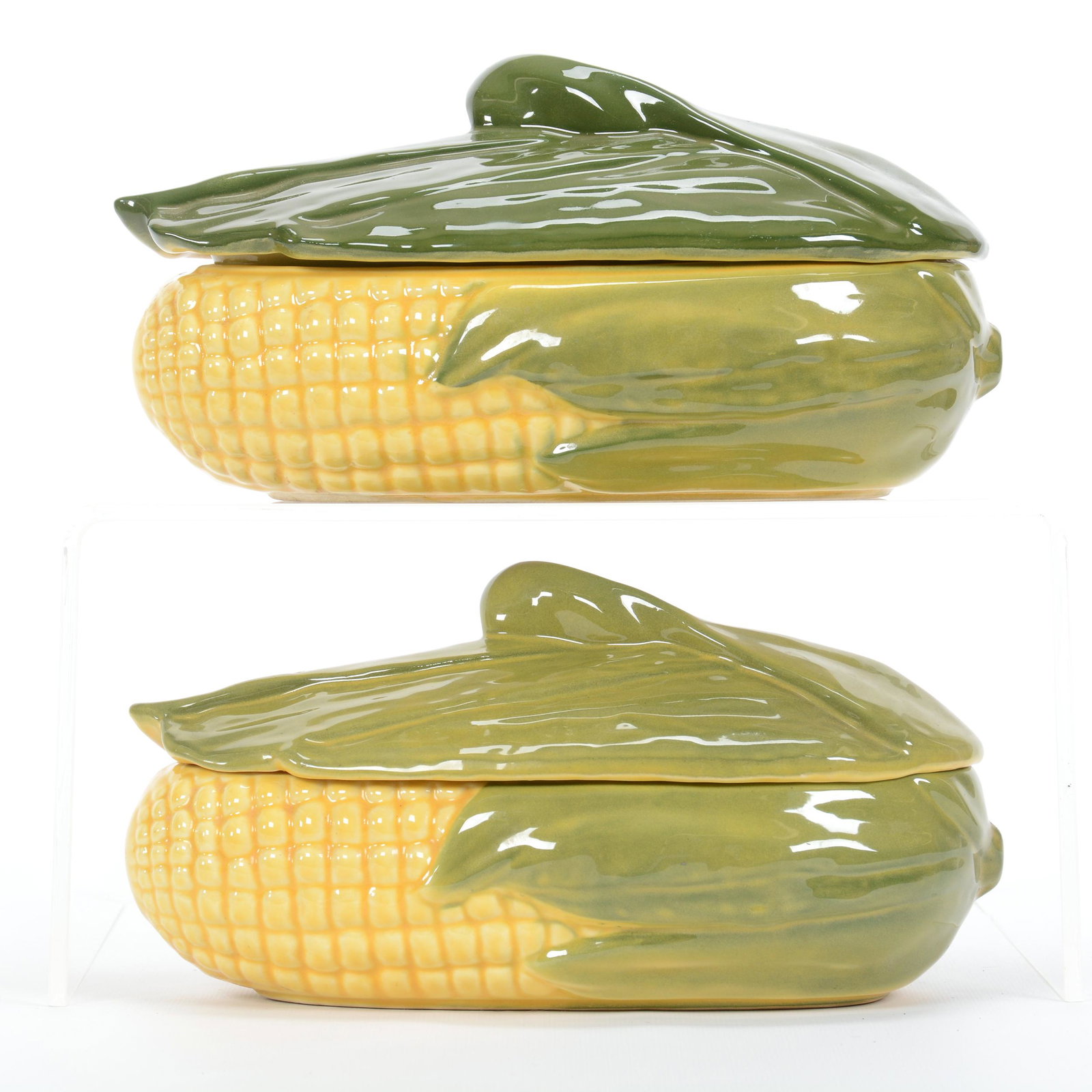 (2) Covered Casseroles, Shawnee Pottery Corn King: (2) Covered Casseroles, Shawnee Pottery Corn King, 5.5" x 10.5", #74, One Has A Much Darker Lid, Private Estate Collection, TX