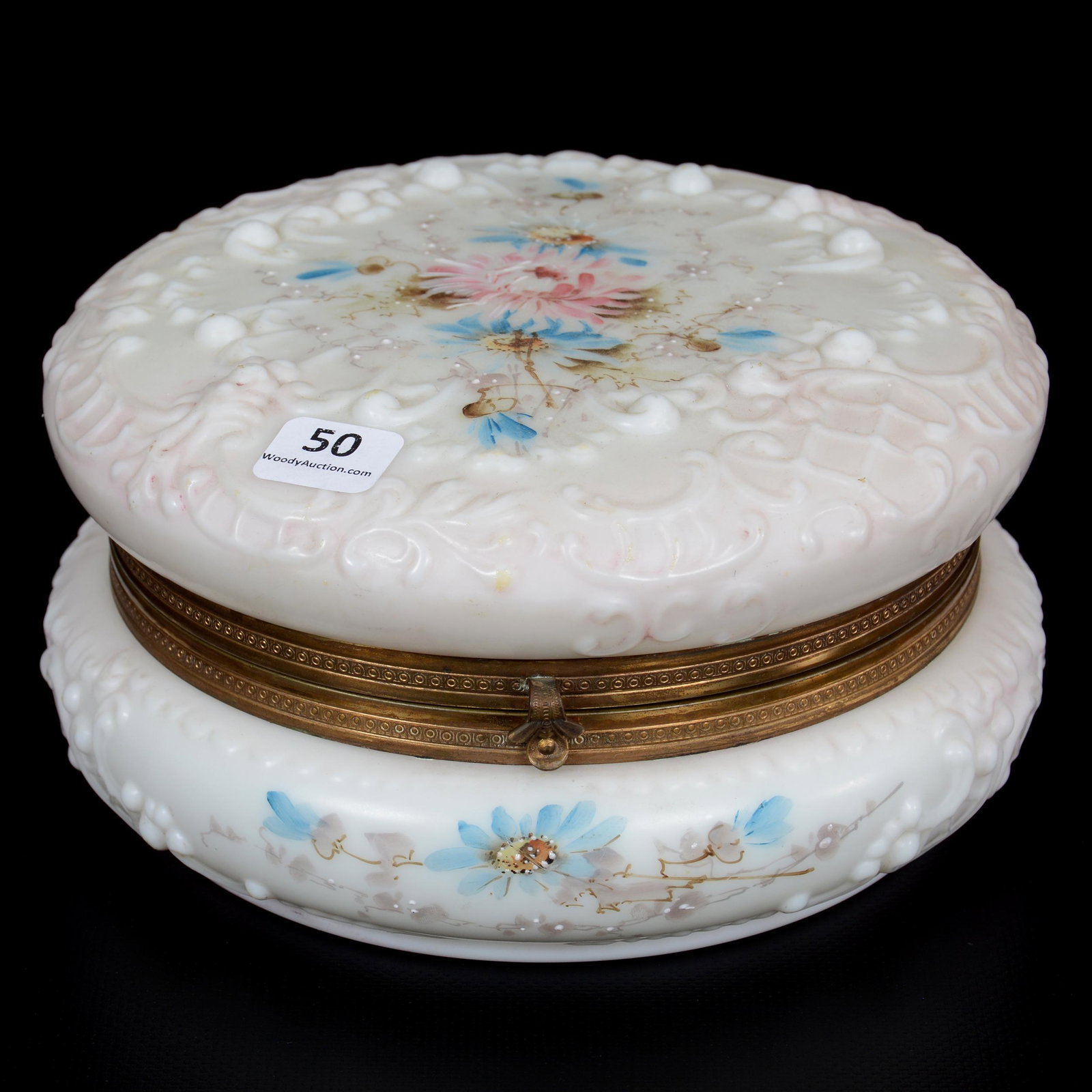 Dresser Box Marked Wave Crest Banner Mark: Dresser Box Marked Wave Crest Banner Mark, 4" x 7", Lattice And Scroll Mold, Pink And White Tones With Blue And Pink Floral Decor, Private Midwest Collection