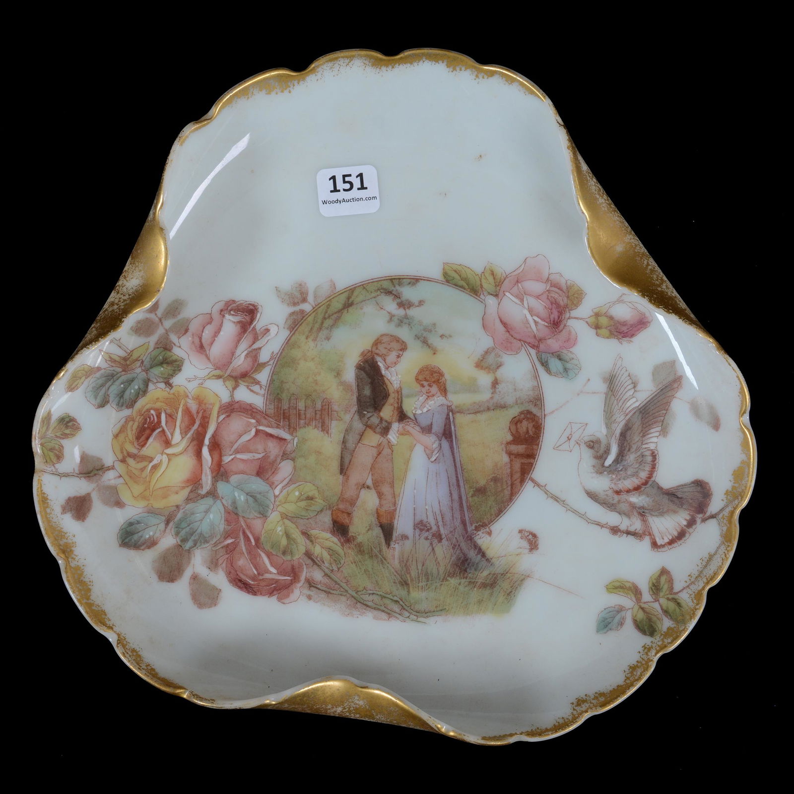 Plate, Unmarked Wave Crest Art Glass (1 of 2)