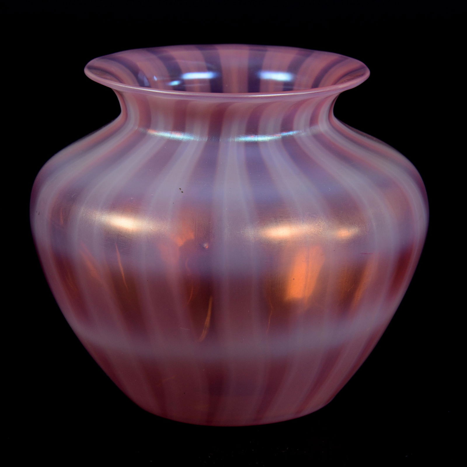 Vase, Unmarked Steuben Oriental Poppy Art Glass (1 of 3)