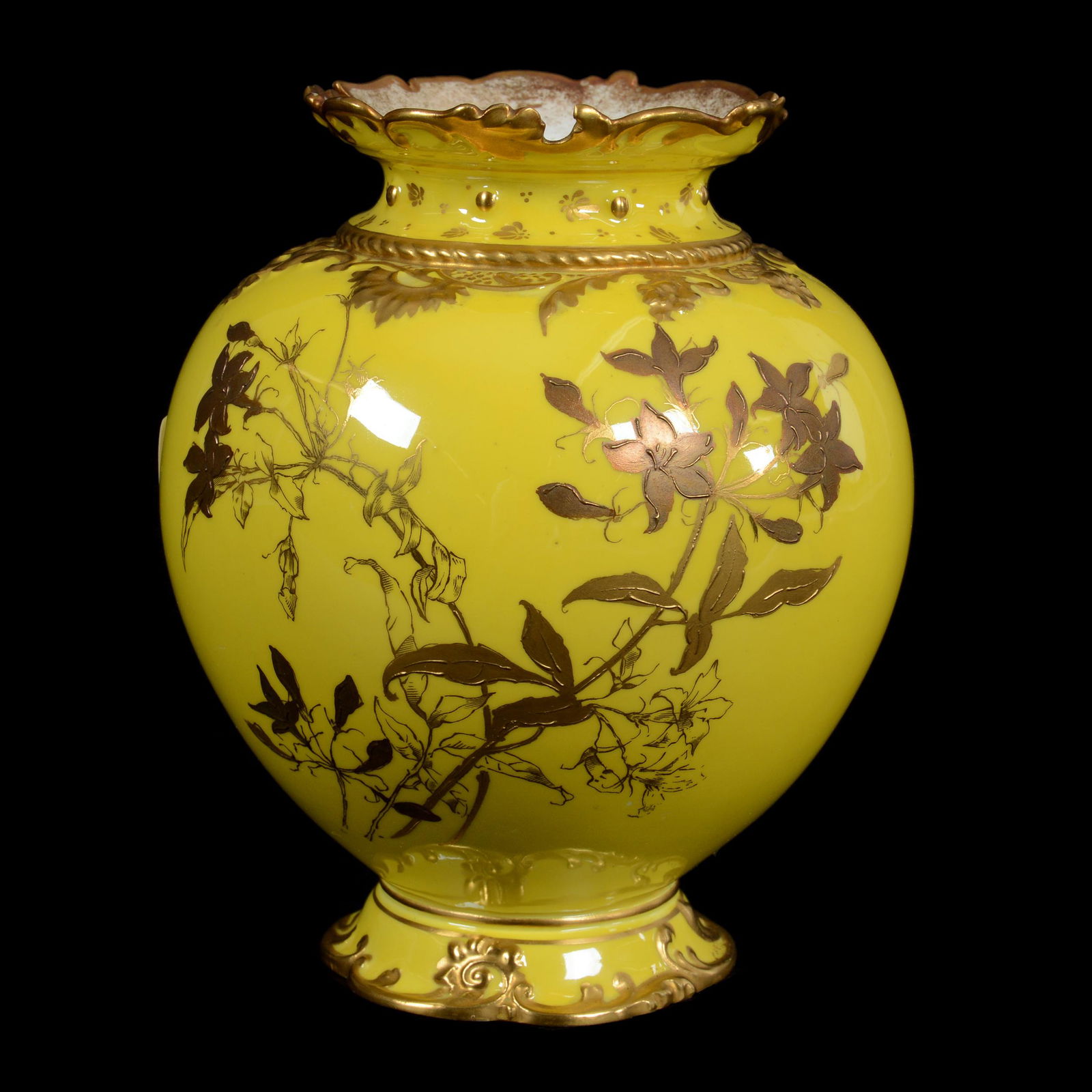 Vase Marked Royal Crown Derby (1 of 3)
