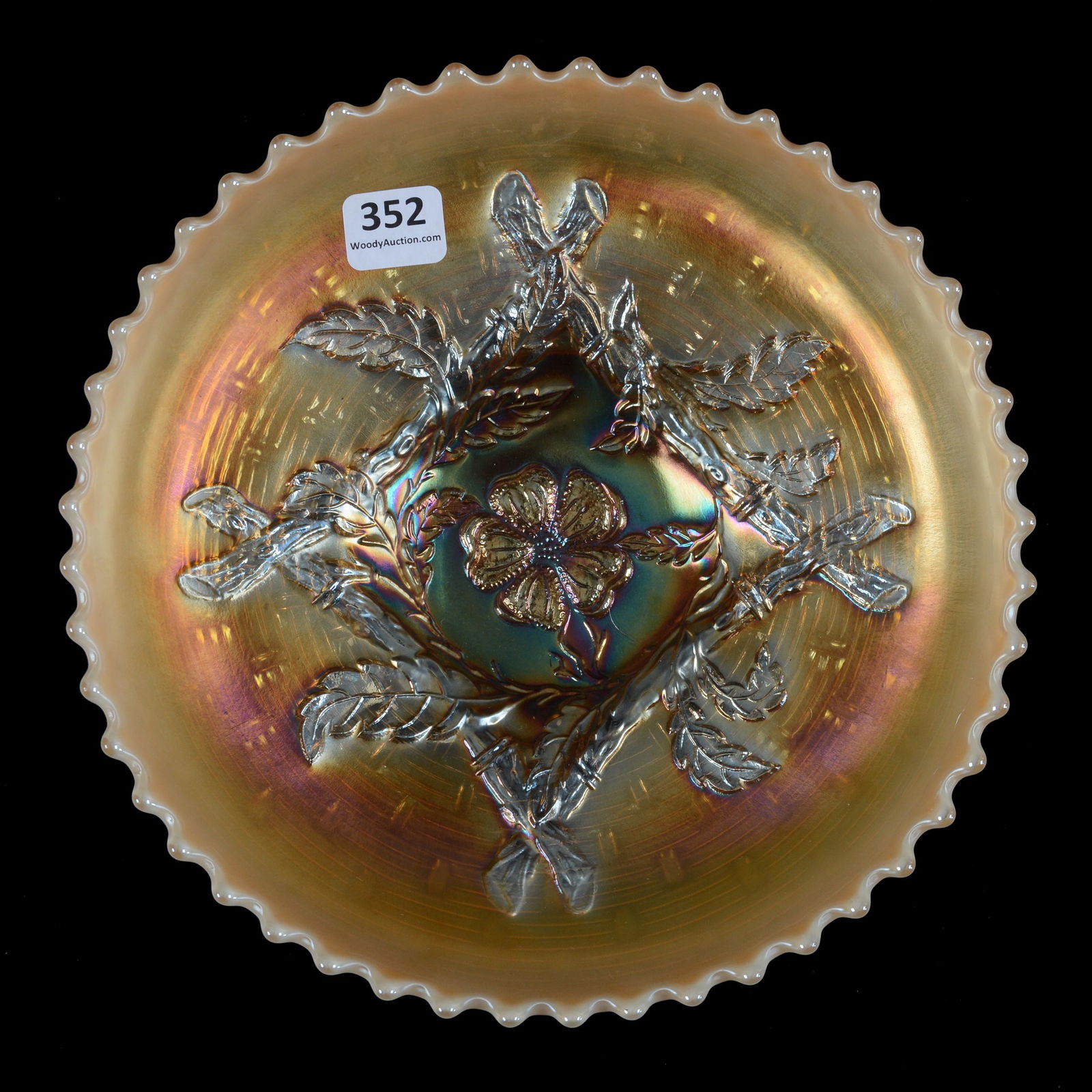 Plate, Carnival Glass, Apple Blossom Twigs By Dugan (1 of 2)