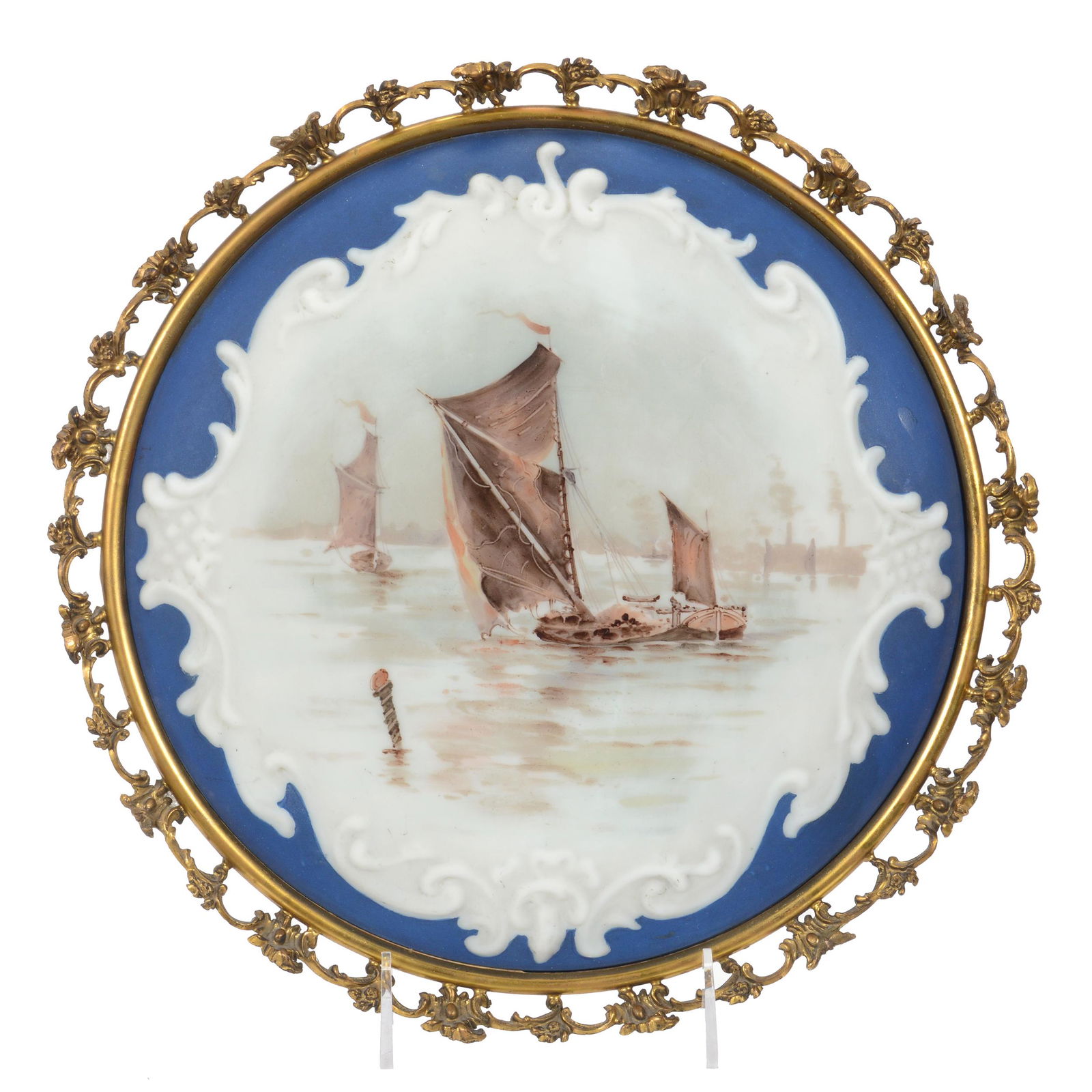 Round Plaque, Unmarked Wave Crest Art Glass (1 of 6)