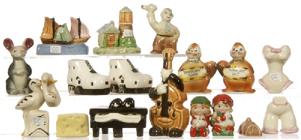 (10) PAIR FIGURAL SALT & PEPPER SHAKERS: (10) PAIR FIGURAL SALT & PEPPER SHAKERS - PIANO & BASS, STORK & BABY, "BEAVER DAM", HITCHHIKER, CHRISTMAS CHILDREN, SAILBOATS, SHOE HOUSE, HOUSE OF CHEESE, LIGHTHOUSE & COTTAGE, SHIRT & PANTS