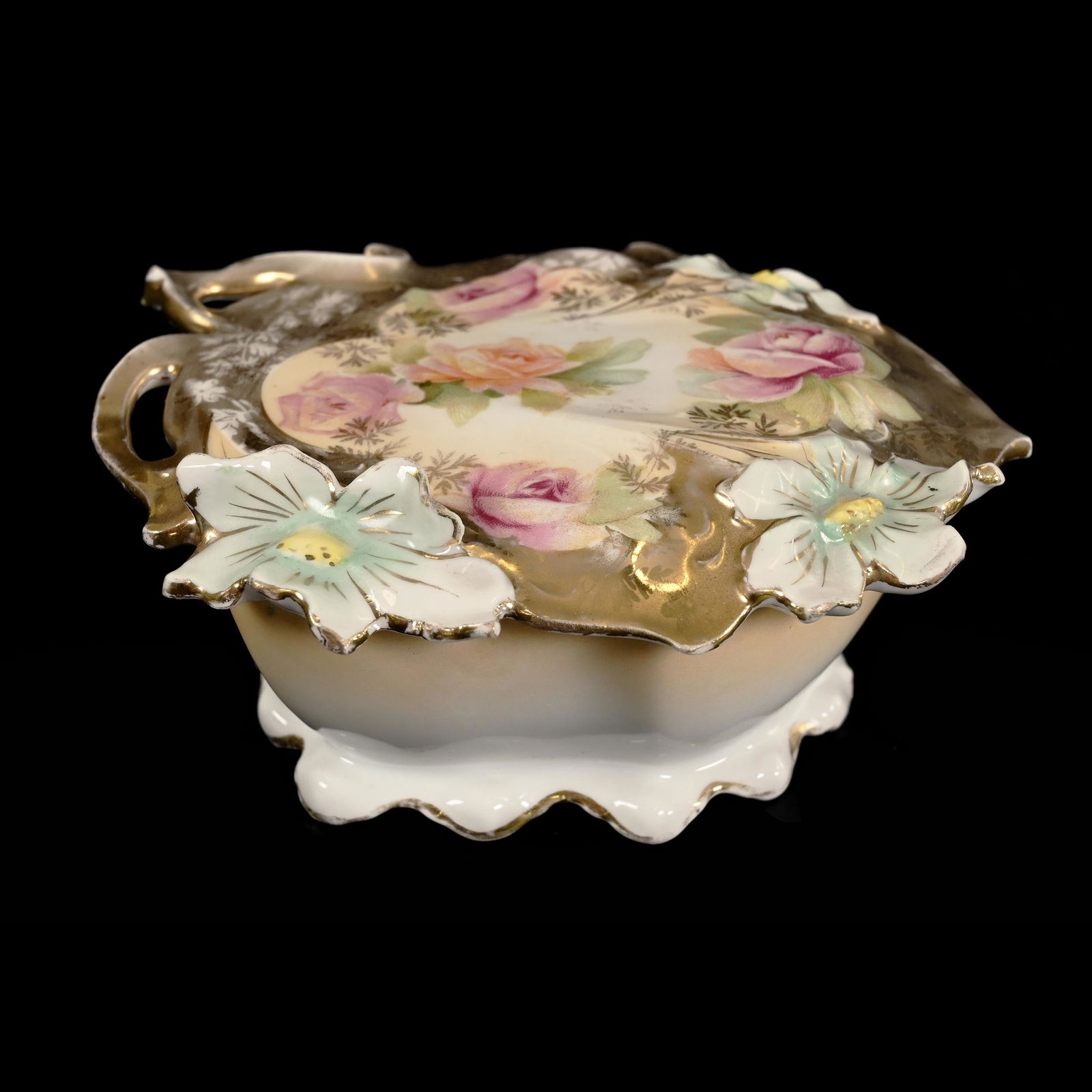 Covered Box, Unmarked R.S. Prussia (1 of 3)