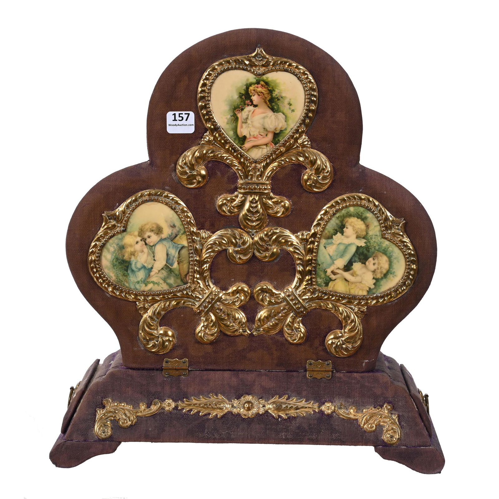 Victorian Vanity Set In Case (1 of 3)