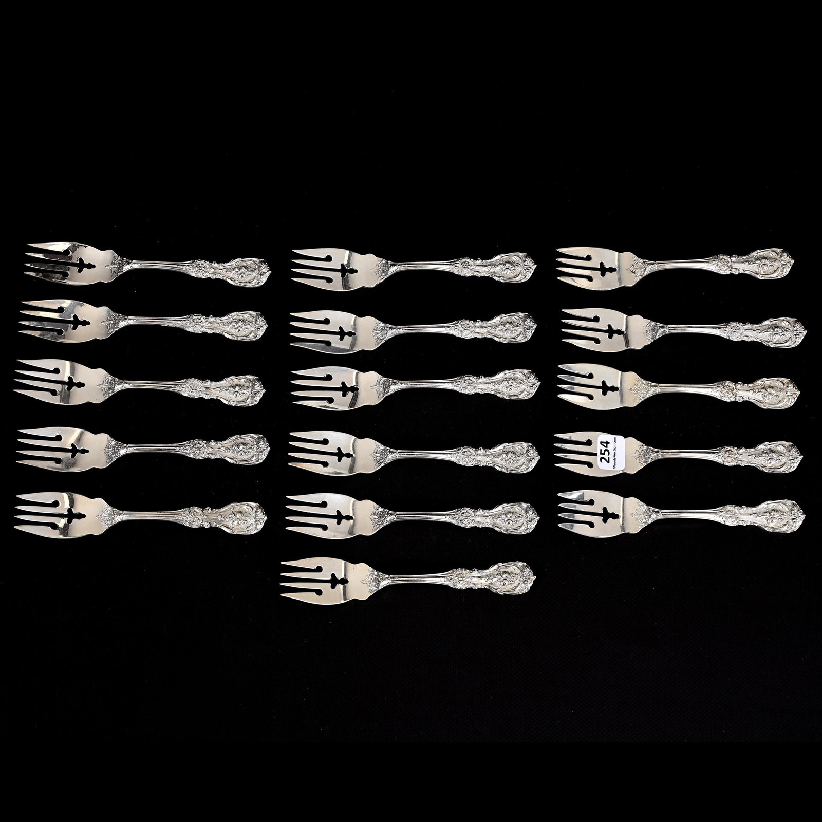(16) Individual Salad Forks, Francis 1st Sterling: (16) Individual Salad Forks, Francis 1st Sterling, 6", By Reed & Barton, Total Weight Of 610 Grams, (4) Have Monograms, Nebraska Private Collection.