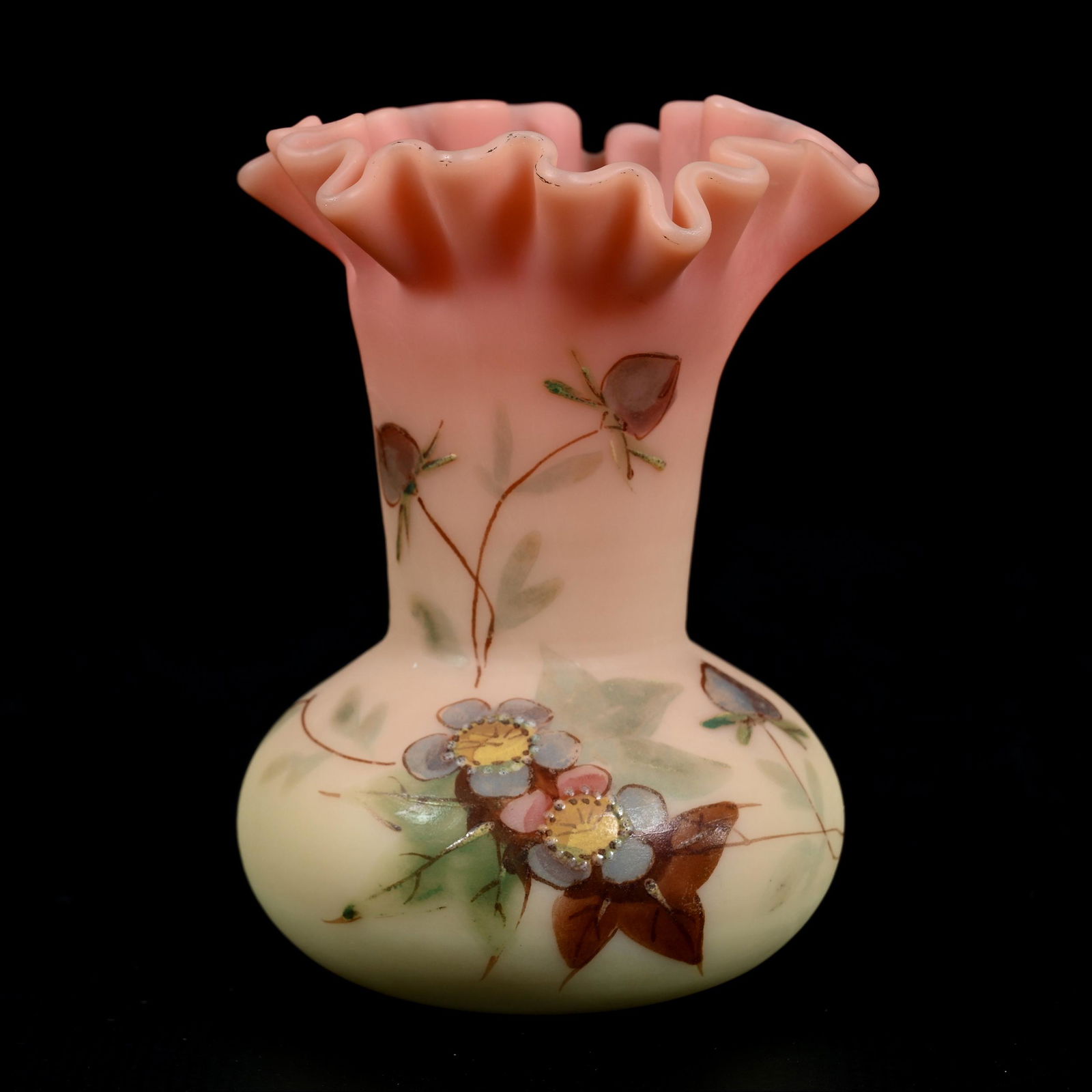 Vase, Unmarked Decorated Burmese Art Glass (0032) on Jul 30, 2022