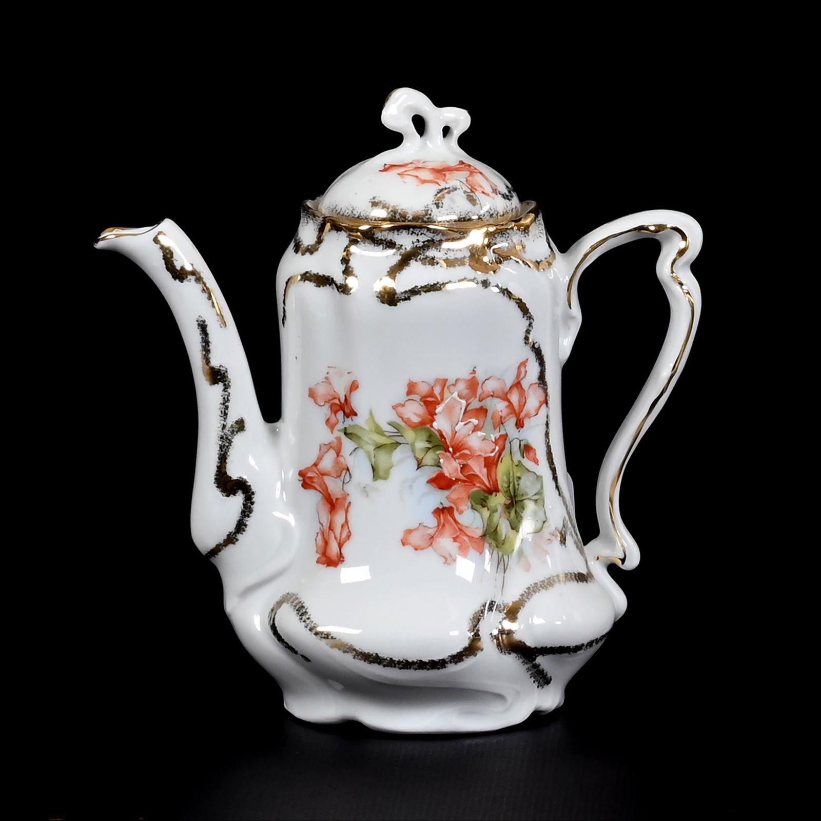 Child's Tea Pot, Unmarked Germany (1 of 3)