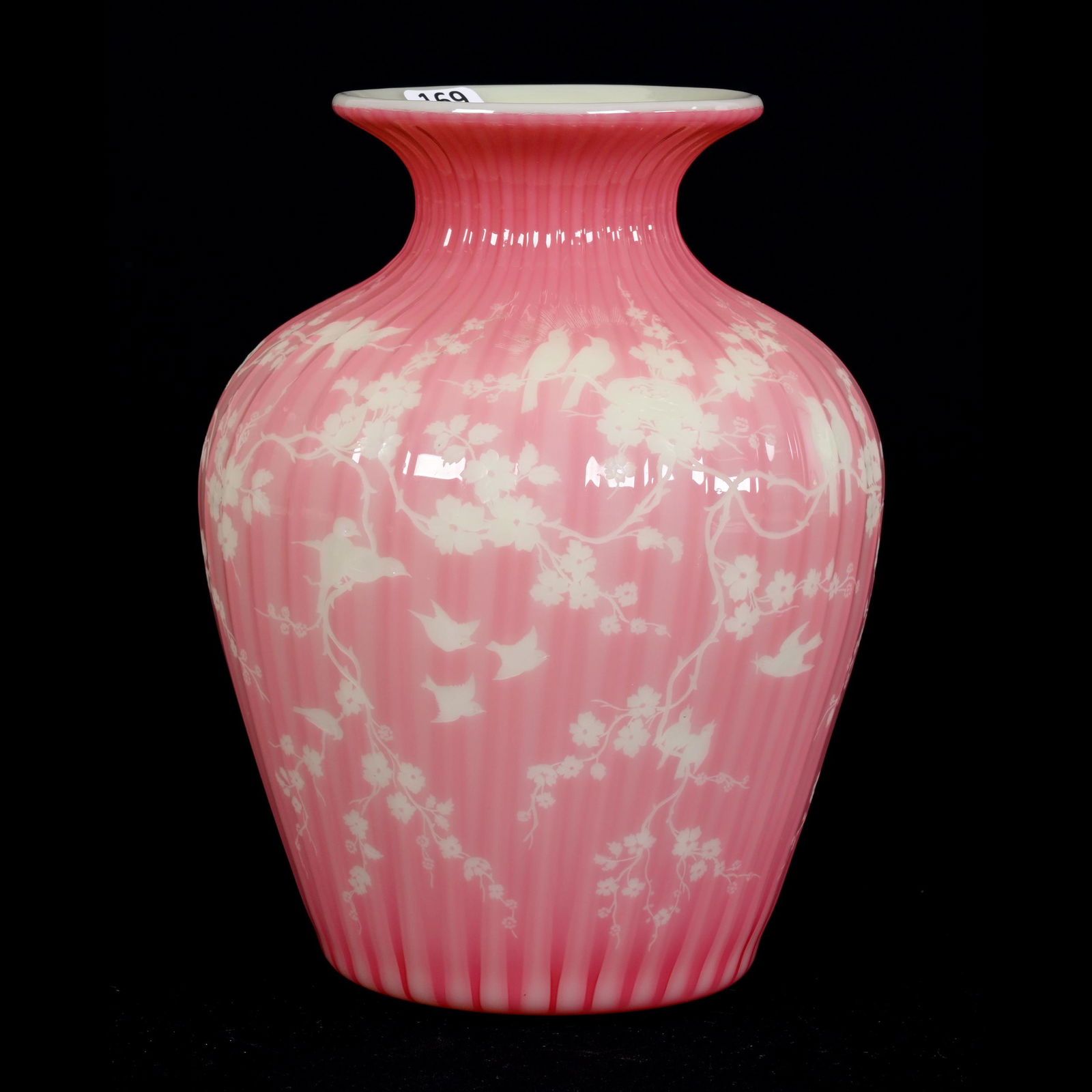 Vase, Beautiful English Cased Art Glass (1 of 3)