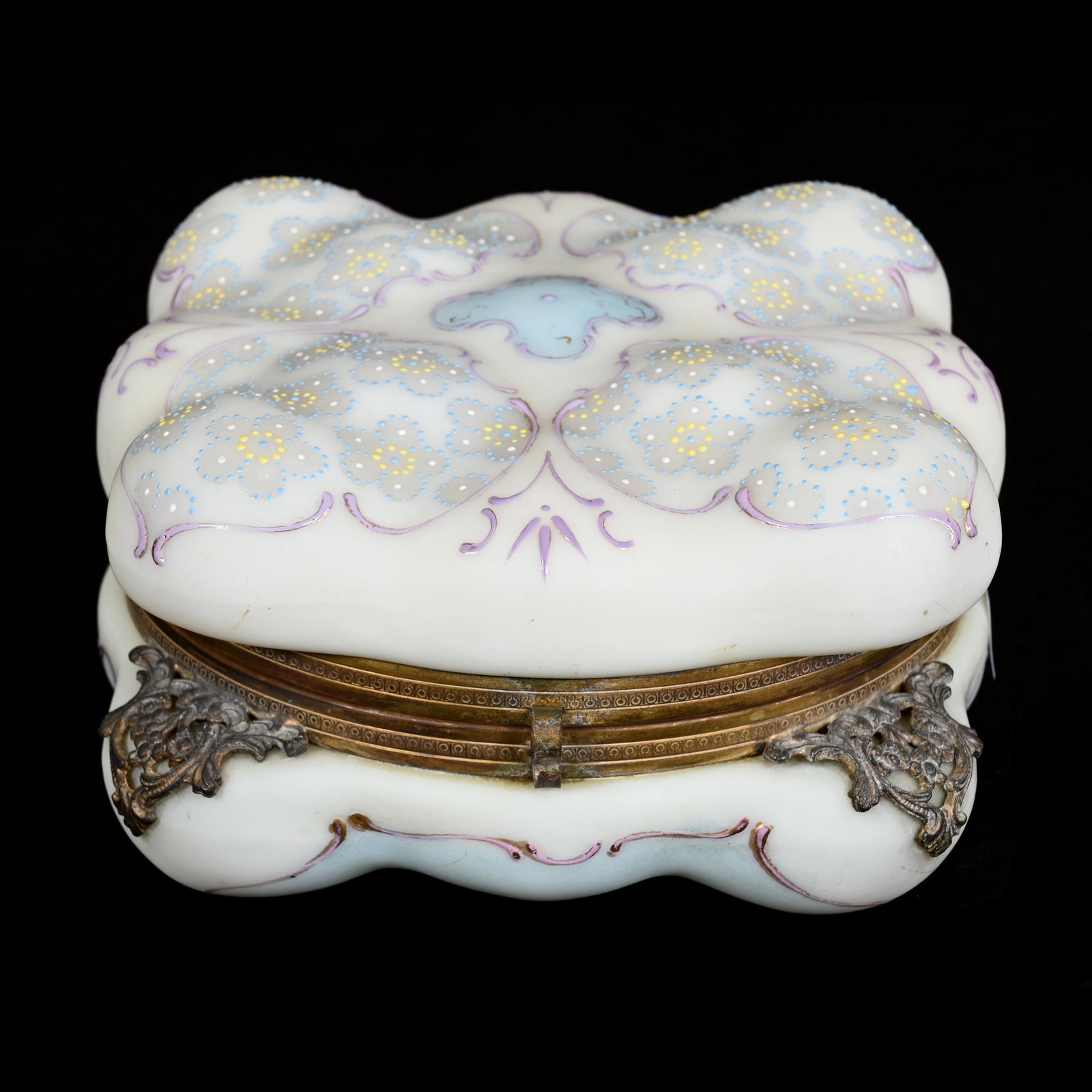 Dresser Box, Unmarked Wave Crest Art Glass: Dresser Box, Unmarked Wave Crest Art Glass, 3.75" x 6.75", Egg Crate Mold, Cream And Blue Tones With Colorful Tapestry Decor, Van And Karen Turner Collection.