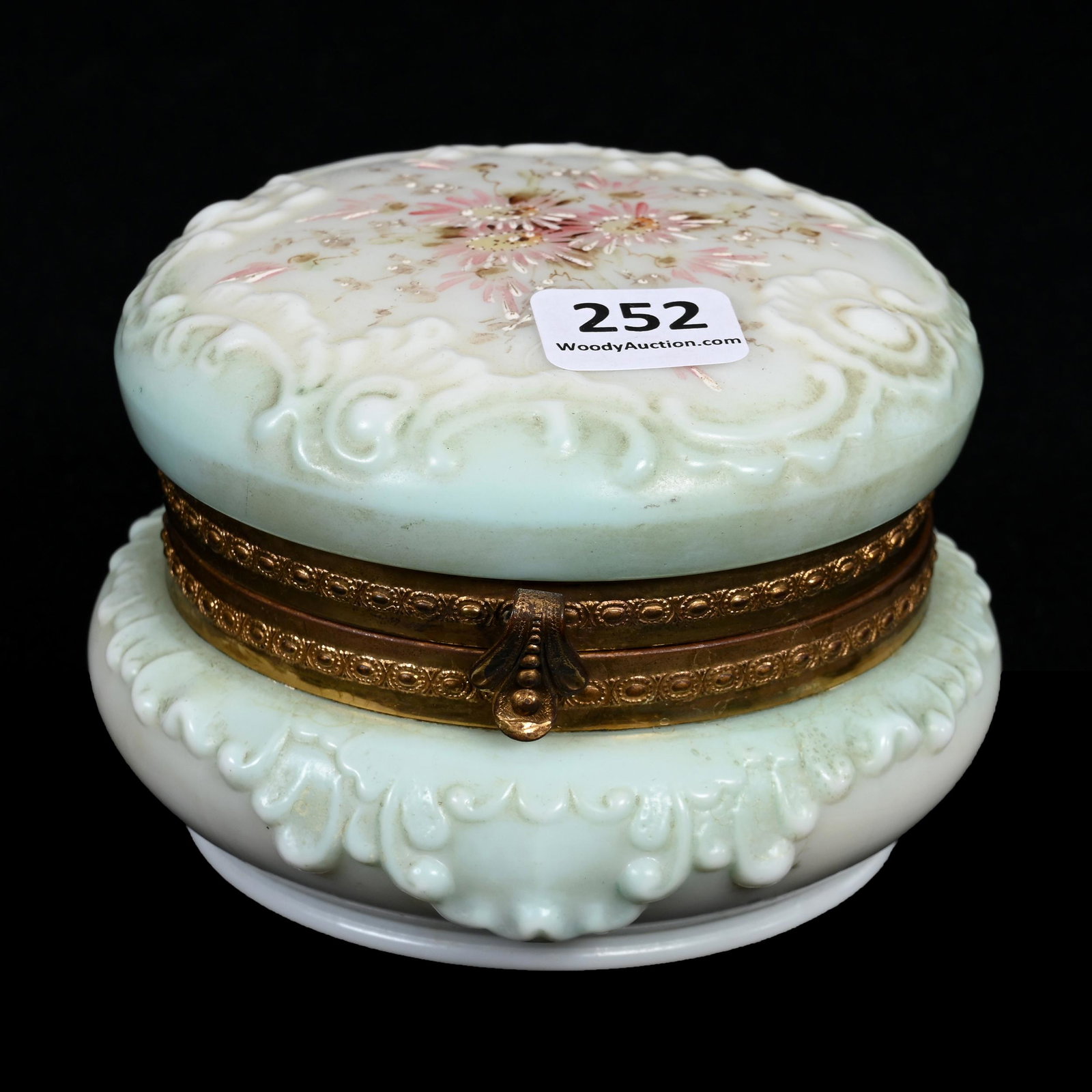 Round Jewel Box, Wave Crest Banner Mark (1 of 4)