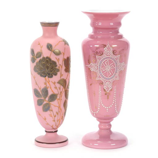 (2) Pedestal Vases (0357) on Jan 21, 2023 Woody Auction LLC in KS