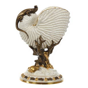 Pedestal Nautilus Vase Marked Royal Worcester: Pedestal Nautilus Vase Marked Royal Worcester, 8.75" x 6", White, Two Tone Gold Highlights, Gold Figural Lizard On Shell, Estate Of Dr. Barry and Dee Free.