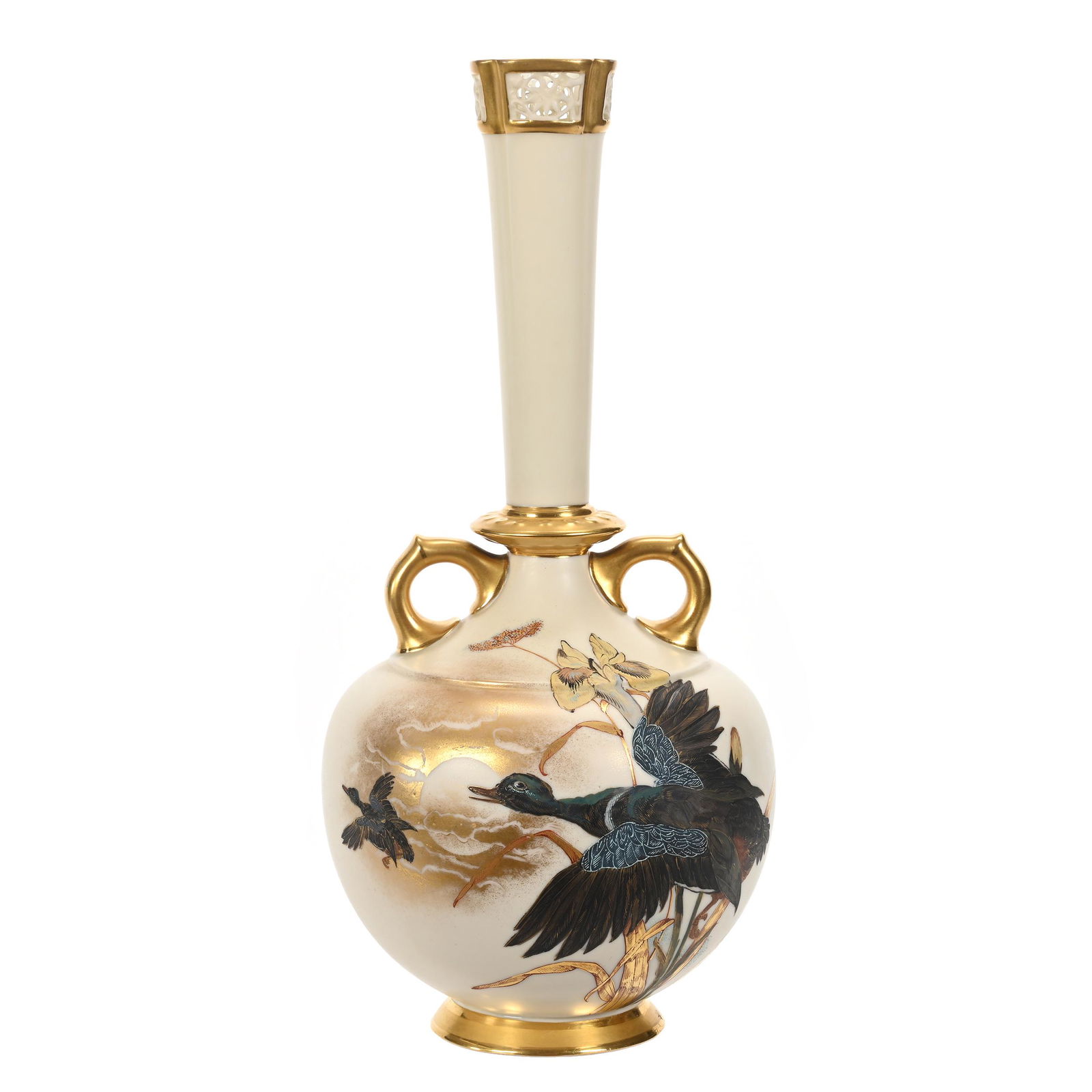 Vase Marked Royal Worcester (1 of 3)