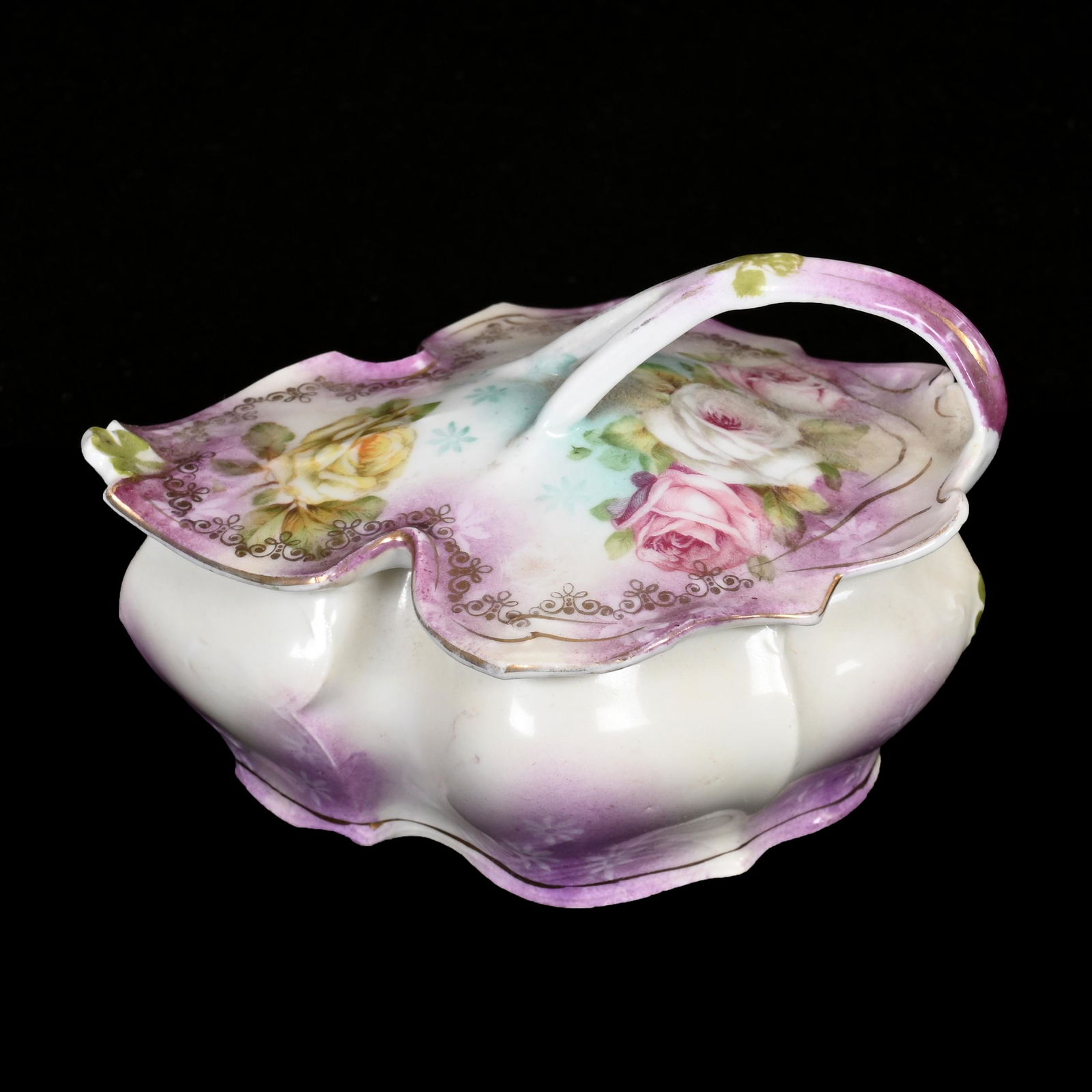 Covered Box, Spade Shape, Unmarked Prussia (1 of 3)