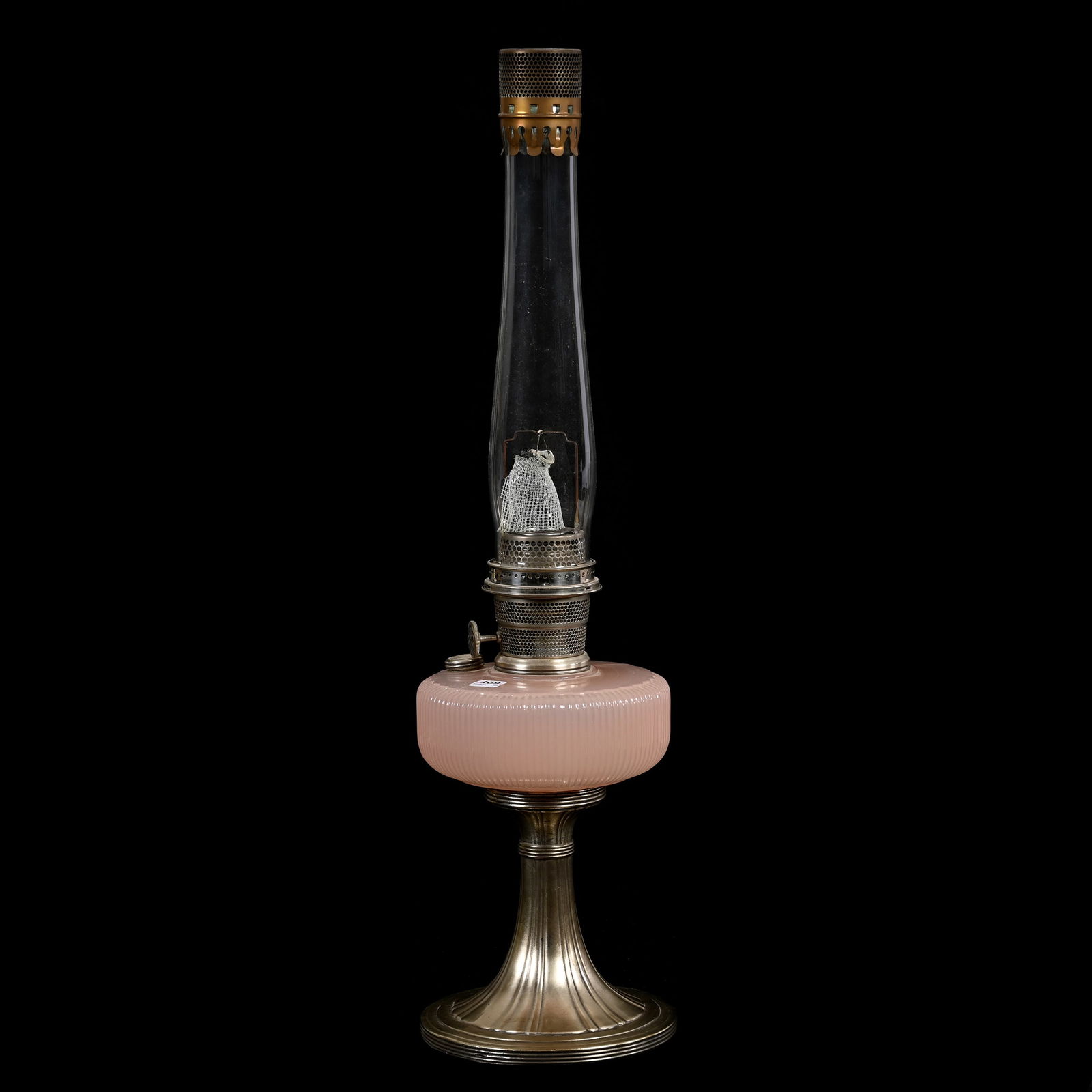 Aladdin Kerosene Lamp, Queen Pattern (1 of 3)