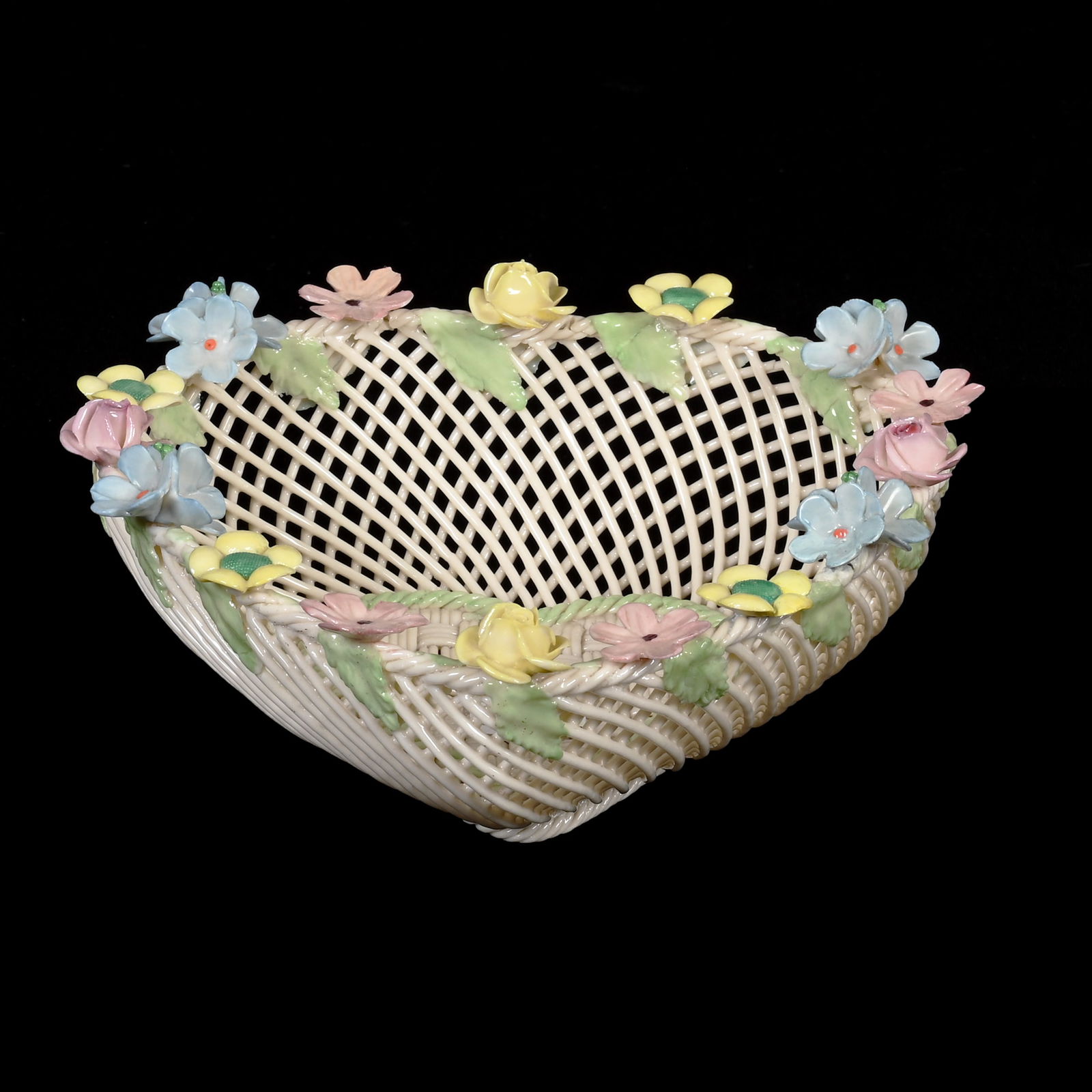 Basket, Heart Shape, Irish Belleek (1 of 4)