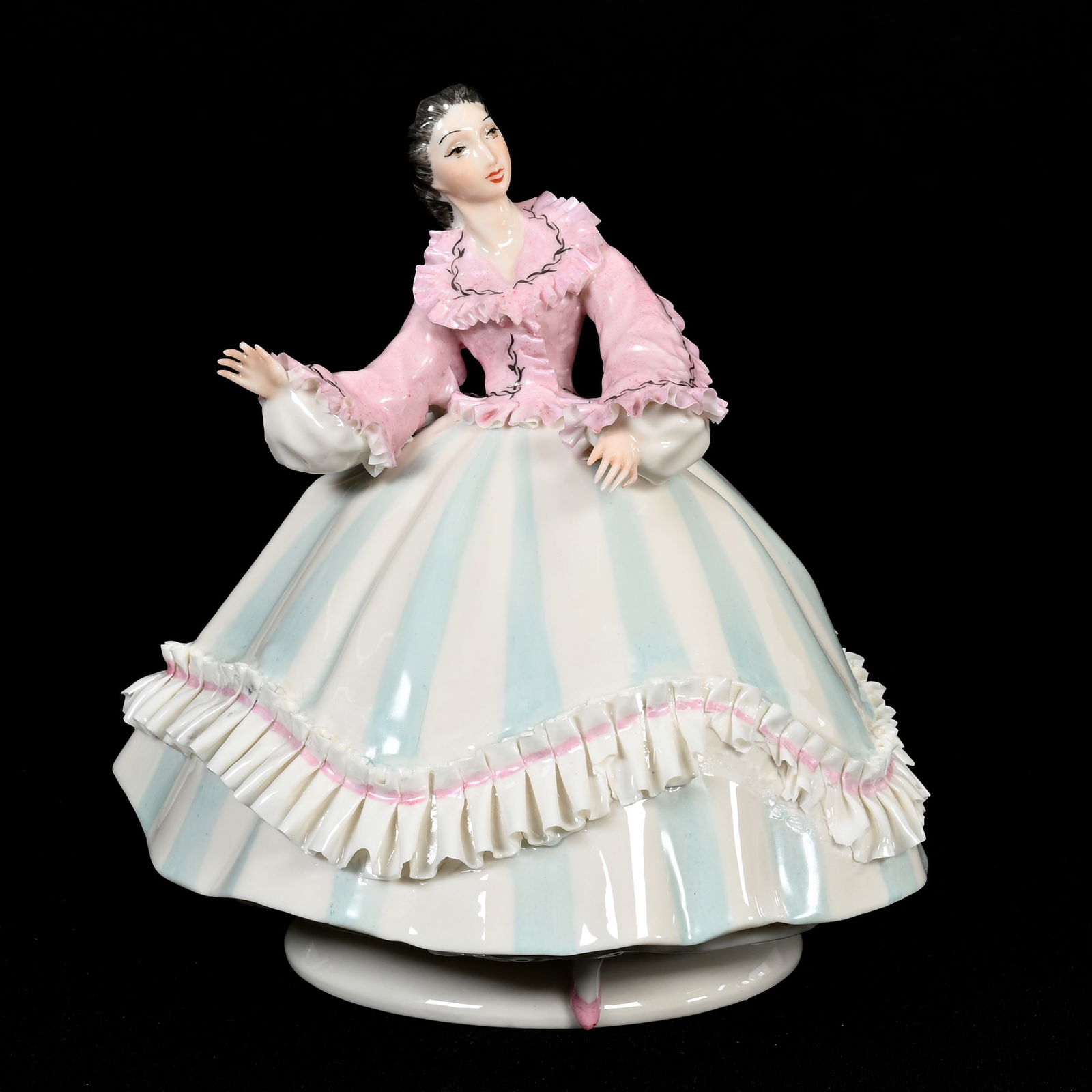 Figurine, Lenox Green Wreath Mark (1 of 6)