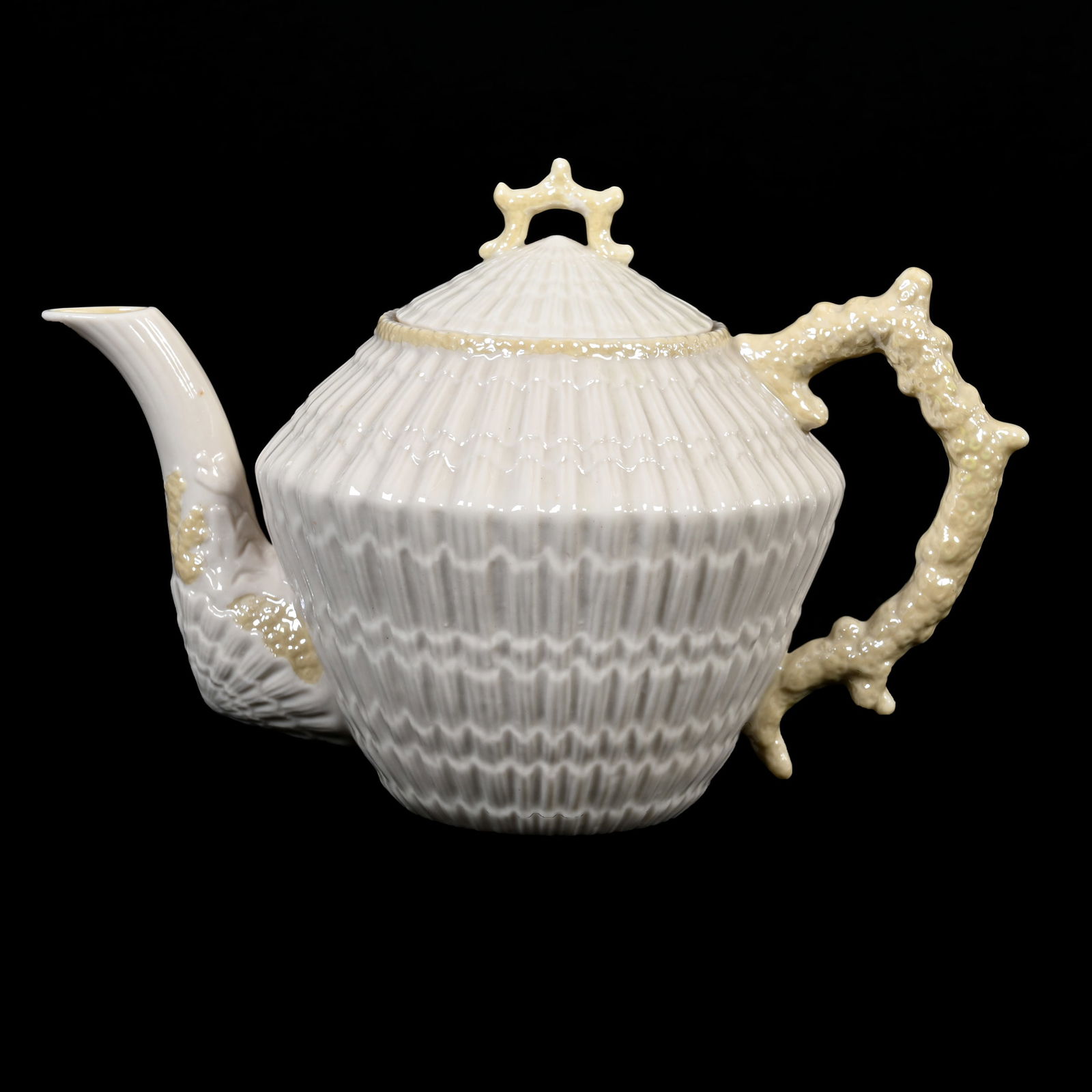 Teapot, Irish Belleek 4th Green Mark (1 of 4)