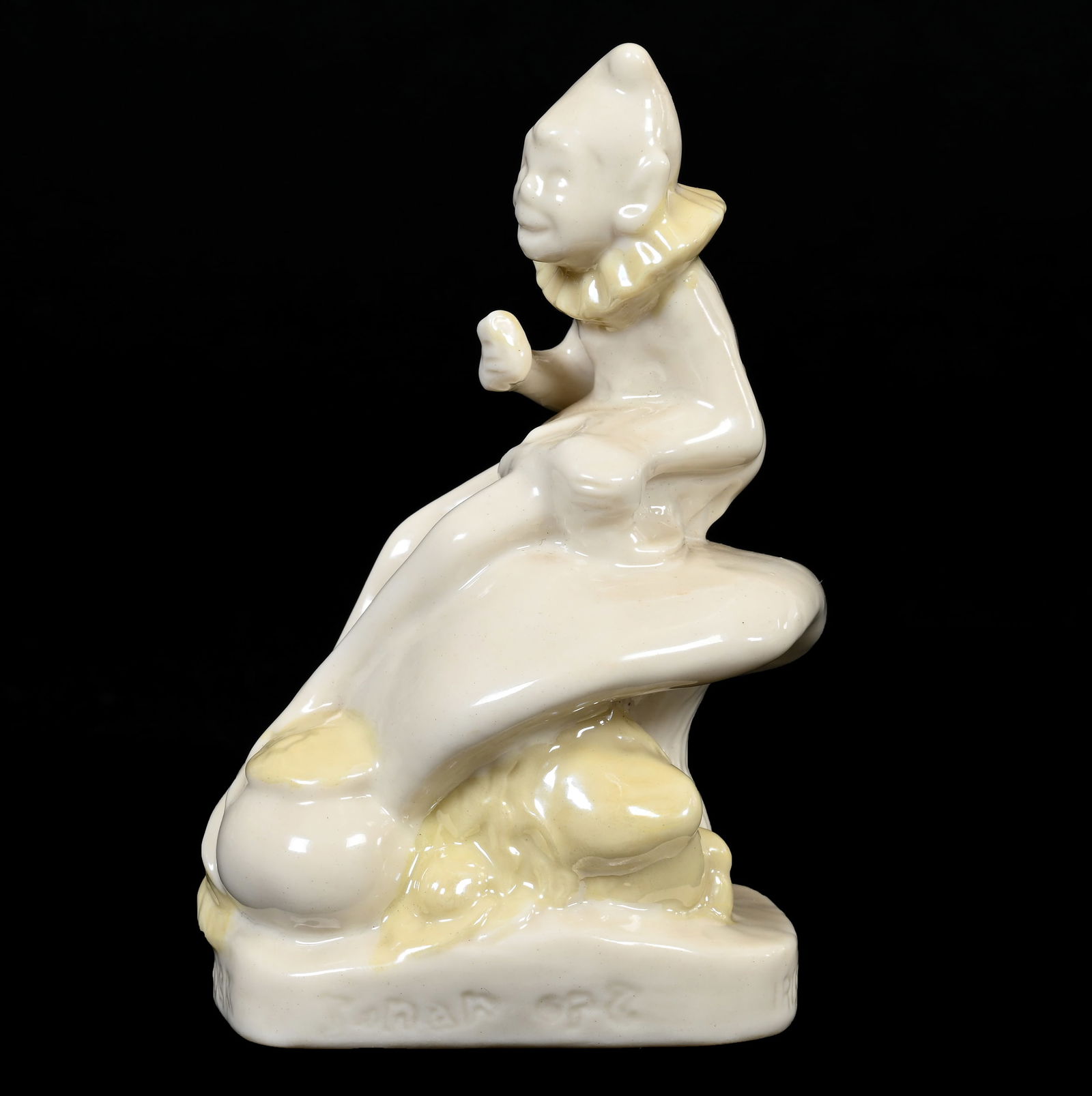 Figurine, Irish Belleek 6th Green Mark (1 of 3)