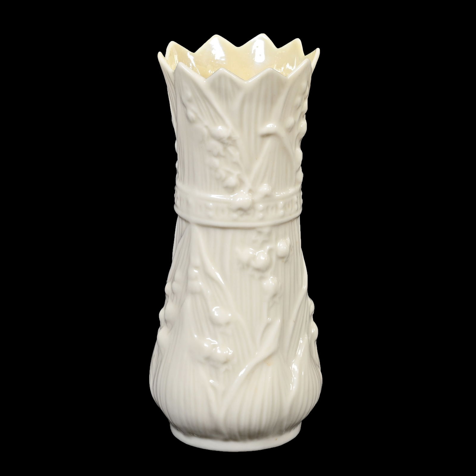 Vase, Irish Belleek 6th Green Mark (1 of 3)