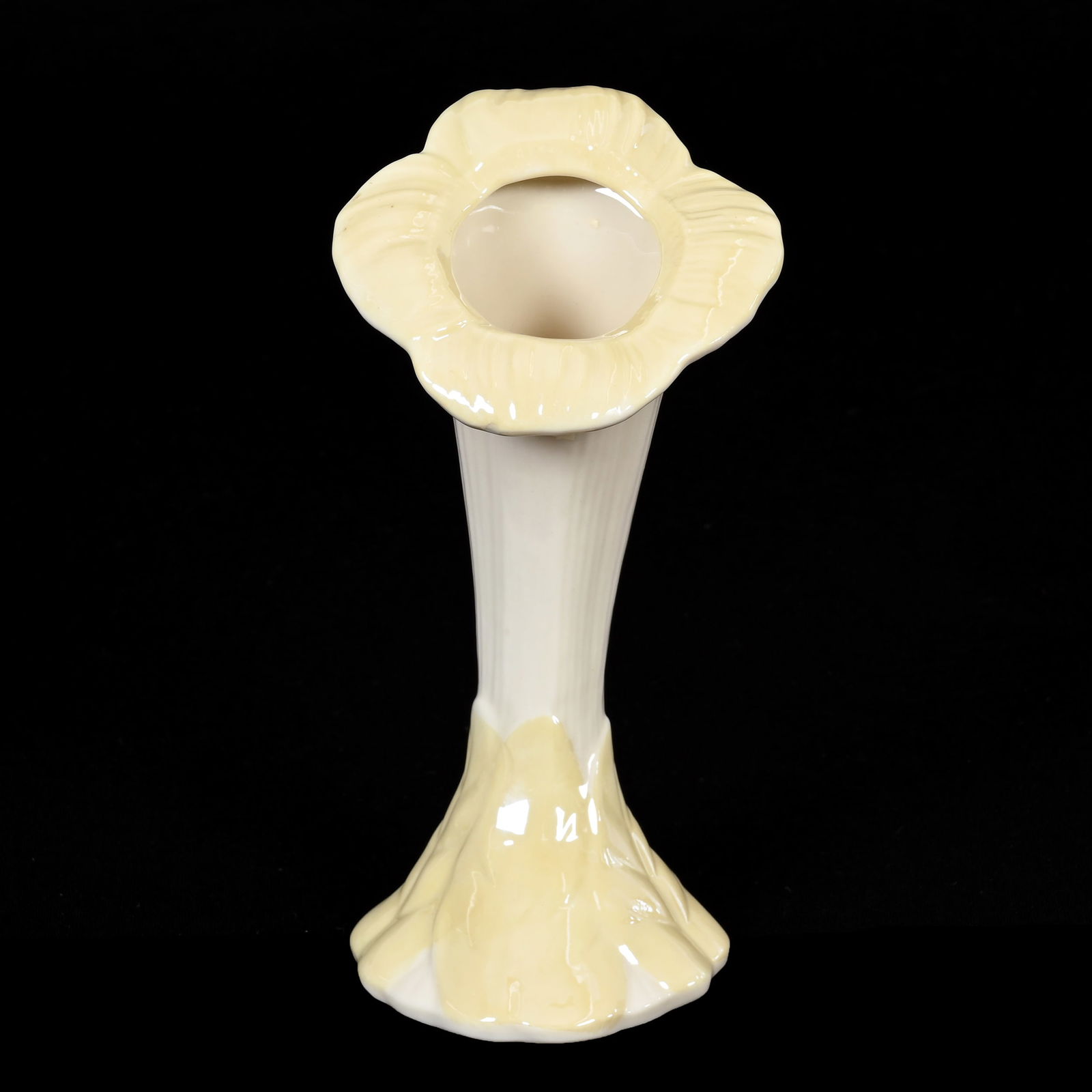 Vase, Irish Belleek 6th Green Mark (1 of 3)