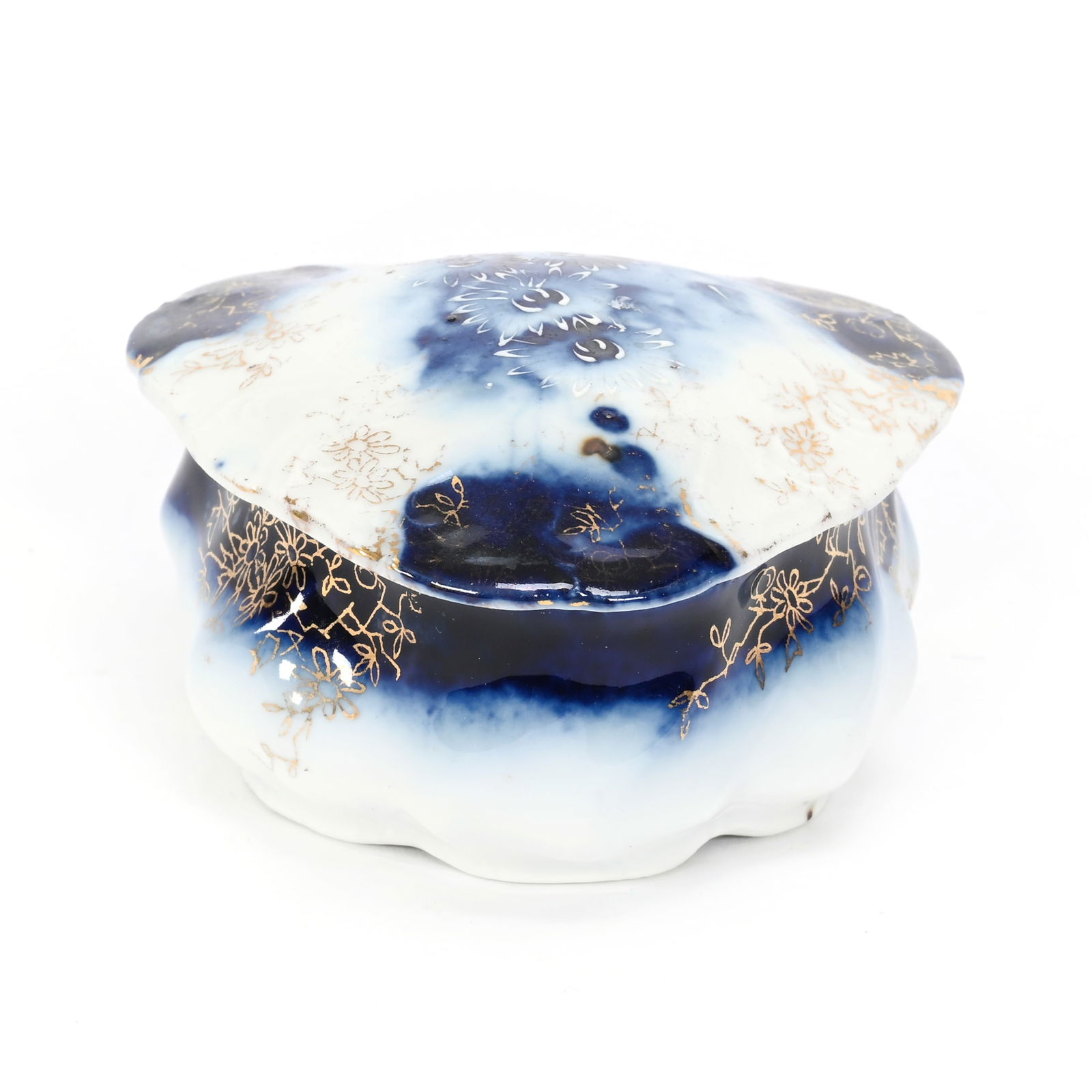 Covered Box, Tri-Corner, Unmarked R.S. Prussia (1 of 3)