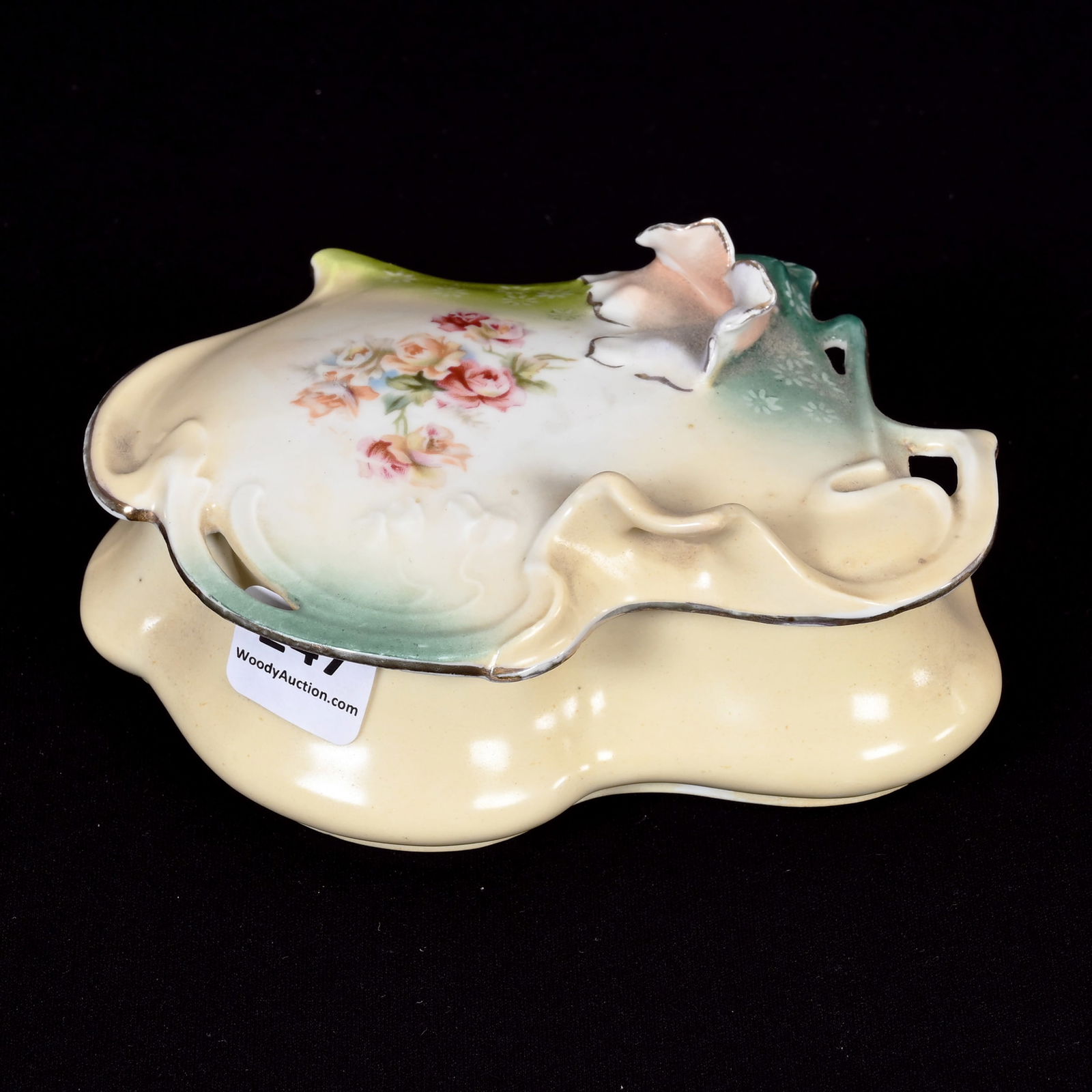 Covered Box, Unmarked R.S. Prussia (1 of 3)