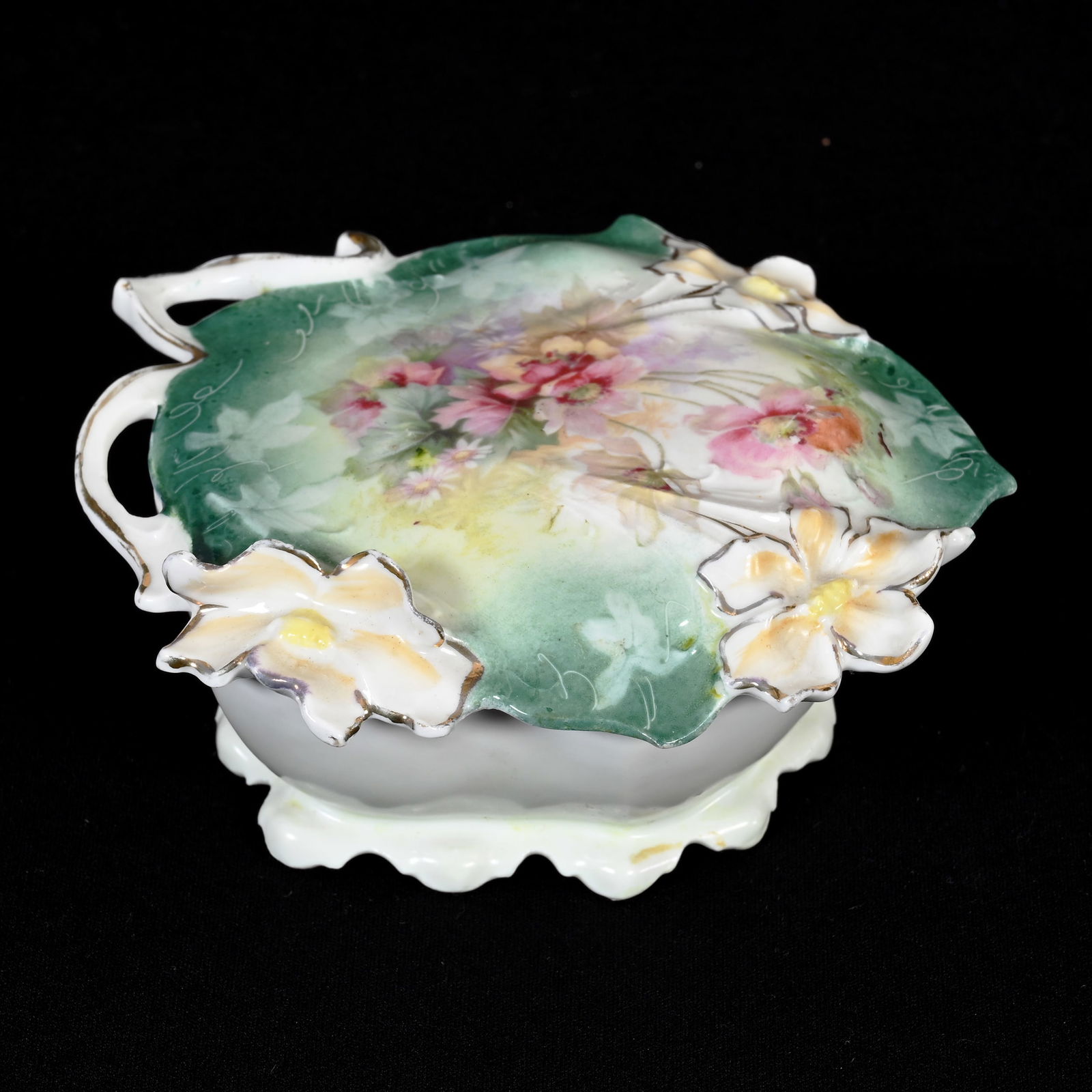 Covered Box, Unmarked R.S. Prussia (1 of 4)