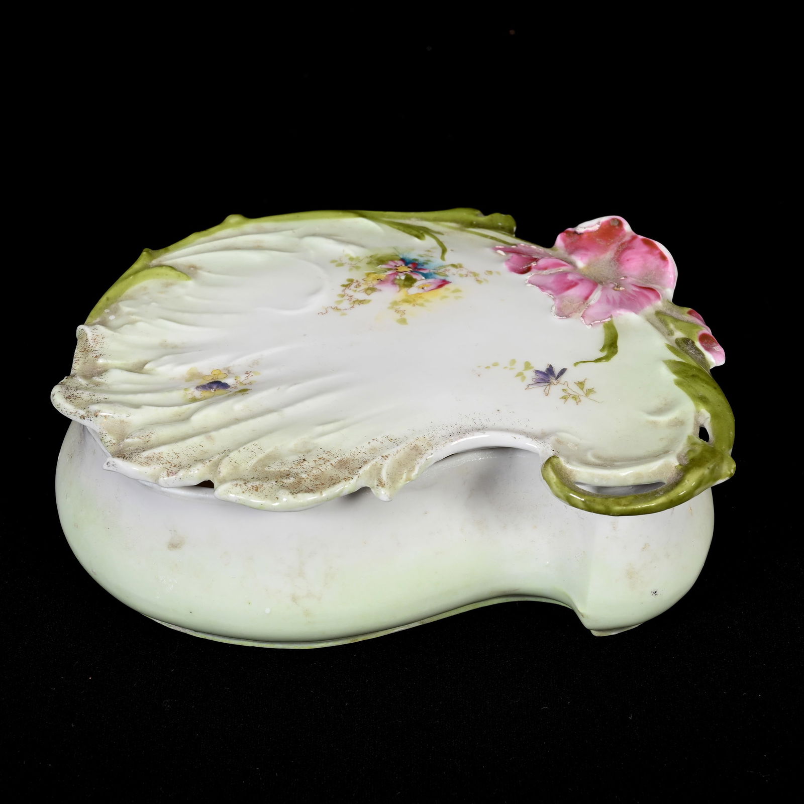 Covered Box, Unmarked R.S. Prussia (1 of 3)