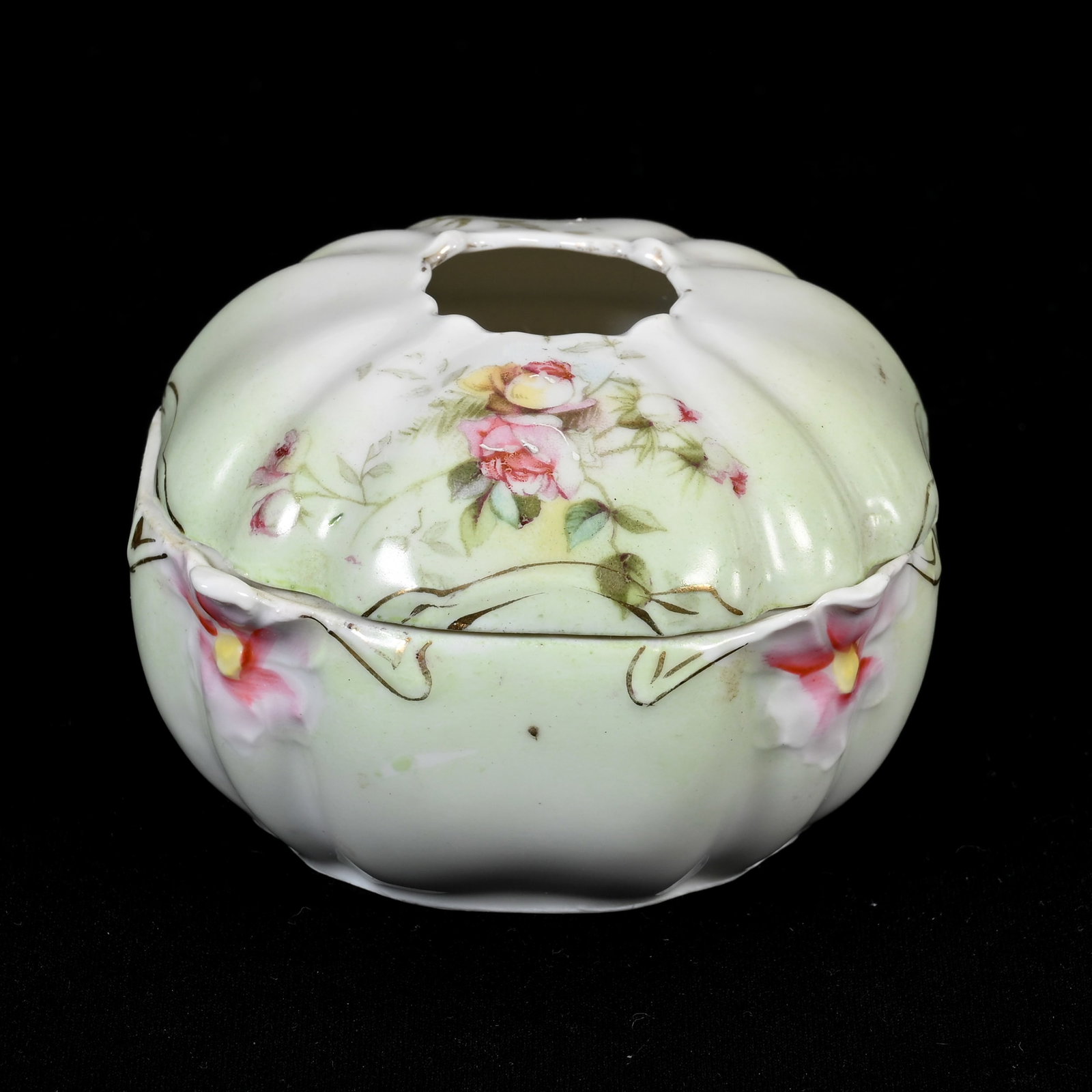 Hair Receiver, Unmarked R.S. Prussia: Hair Receiver, Unmarked R.S. Prussia, 2.5" x 3.5", Green & White, Floral Decor, Lee & Carol Marple Collection.