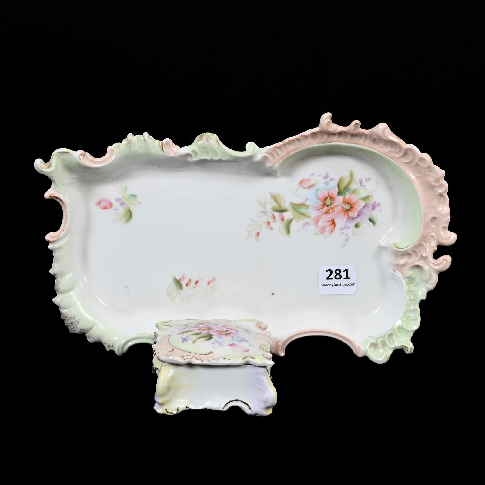 Dresser Tray & Covered Box, Unmarked R.S. Prussia (1 of 3)