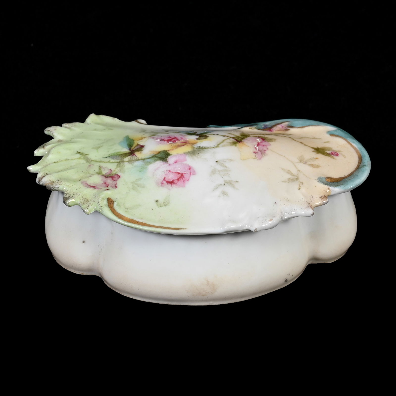 Covered Box, Unmarked R.S. Prussia (1 of 3)