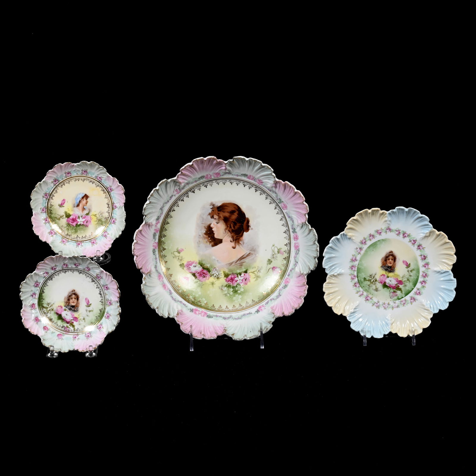 (4) Items, Unmarked R.S. Prussia, Scallop Mold (1 of 3)