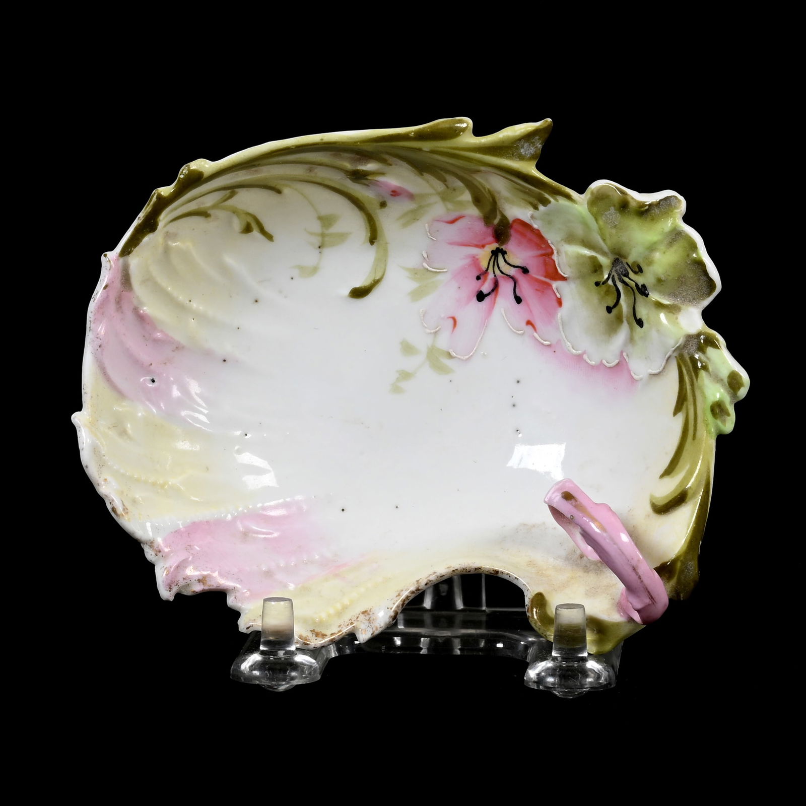 Handled Nappy, Unmarked Early Prussia (1 of 3)