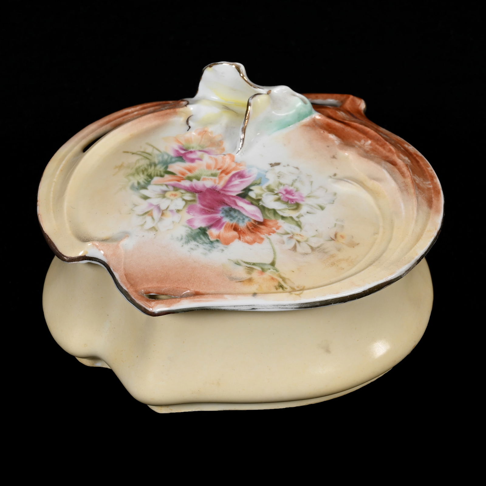 Covered Box, Unmarked R.S. Prussia (1 of 3)