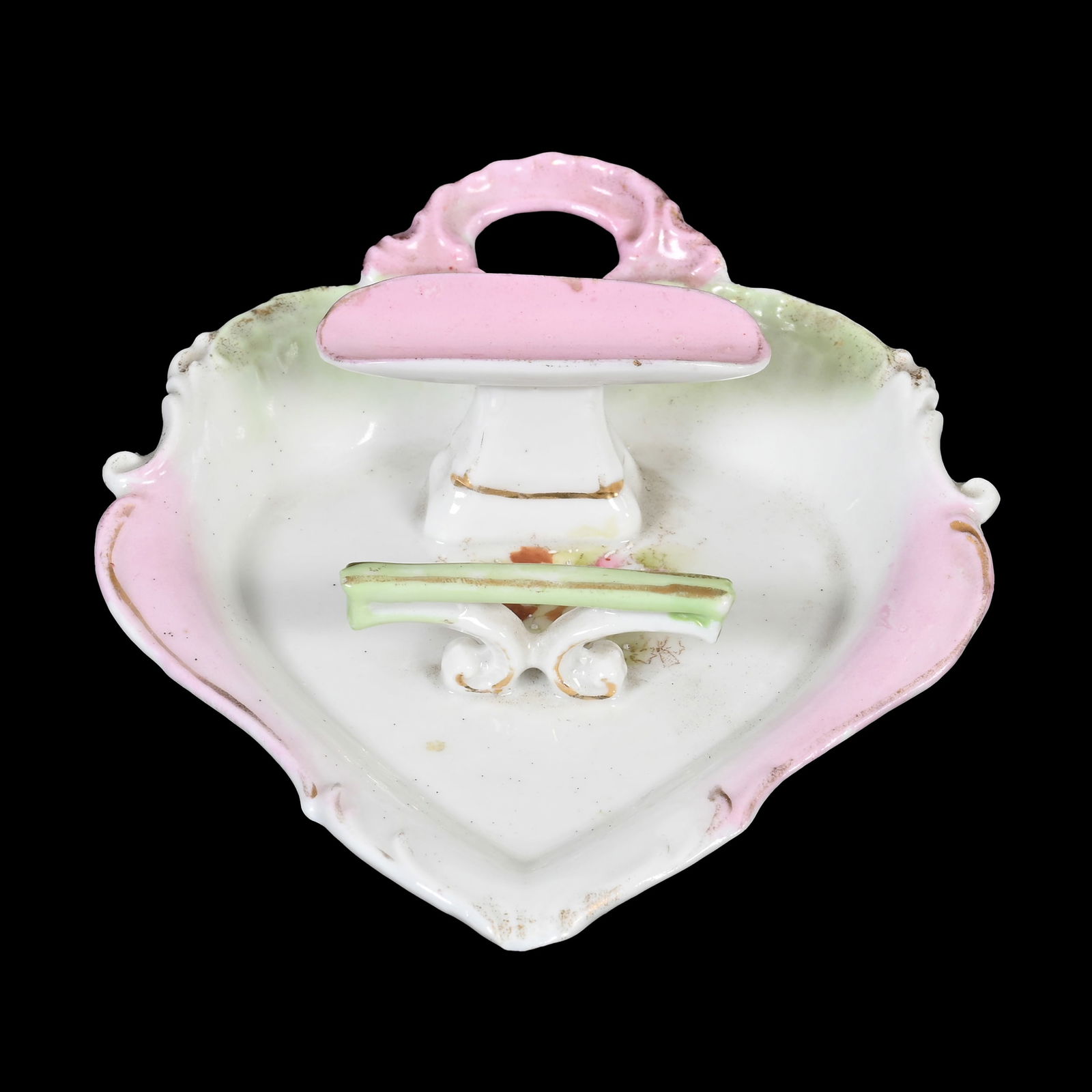 Heart Shaped Ashtray With Cigarette Rest, Unmarked RSP (1 of 3)