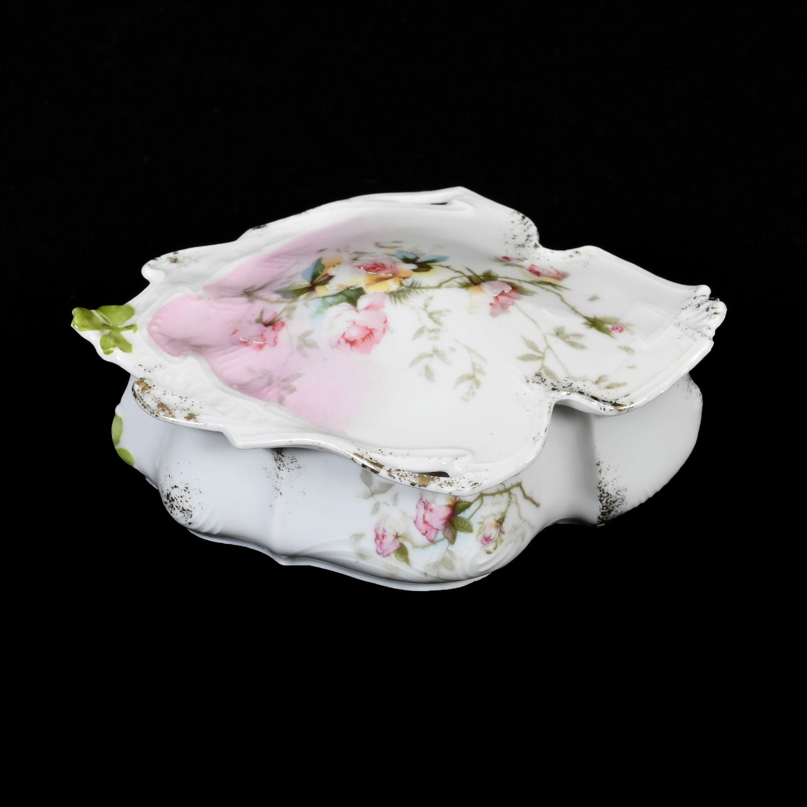 Covered Box, Unmarked R.S. Prussia (1 of 3)