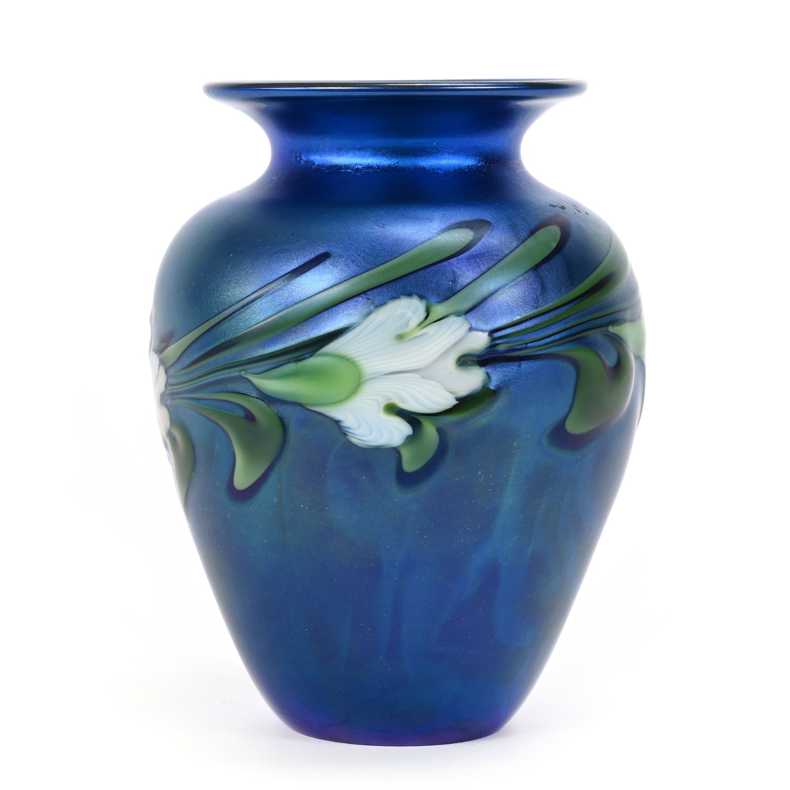 Vase Signed Orient & Flume Contemporary Art Glass: Vase Signed Orient & Flume Contemporary Art Glass, 5.5" x 4.5", Blue Iridescent Garland With White Blossom, Artist Signed Mike Shaw, #0022QAOFH148B, Has Certificate, But Numbers Do Not Match (Certific