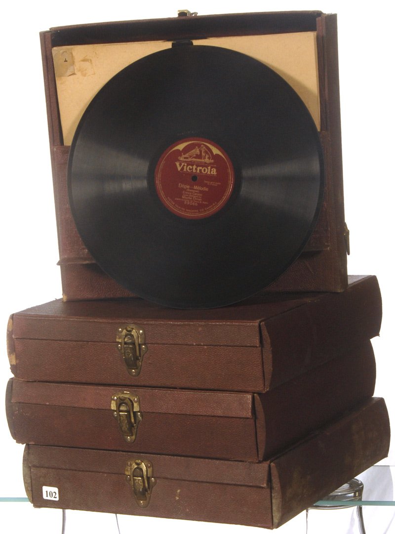 (61) 12" VICTOR & COLUMBIA PHONOGRAPH DISC'S IN FO: (61) 12" VICTOR & COLUMBIA PHONOGRAPH DISC'S IN FOUR MATCHING CASES RANDOM SONGS INCLUDE: STEPHEN FOSTER MELODIES; AVE MARIA; OL MAN RIVER; IN A PERSIAN GARDEN; ADESTE FIDELES; THE PINK LADY; I LOVE T