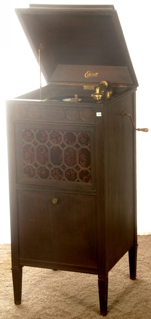 43" X 19" EDISON DIAMOND DISC FLOOR MODEL S19 PHON: 43" X 19" EDISON DIAMOND DISC FLOOR MODEL S19 PHONOGRAPH DISC PLAYER MAHOGANY CASE - NICE CONDITION - SERIAL #88635